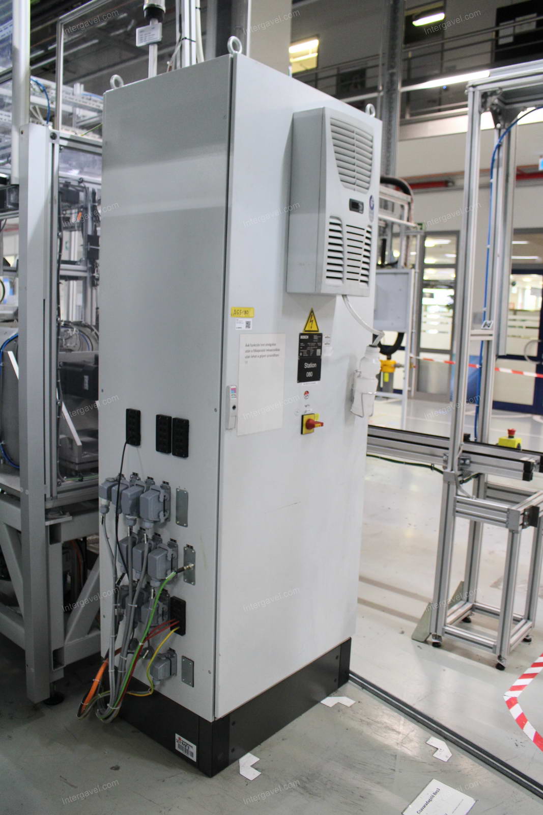 Szerelő munkahely 11