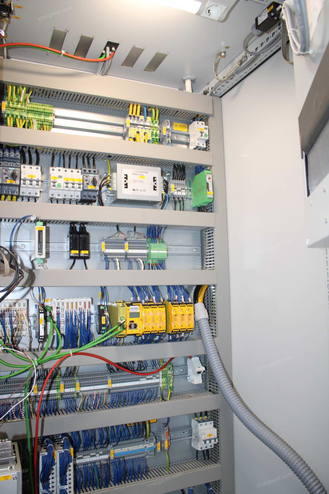 Szerelő munkahely 11