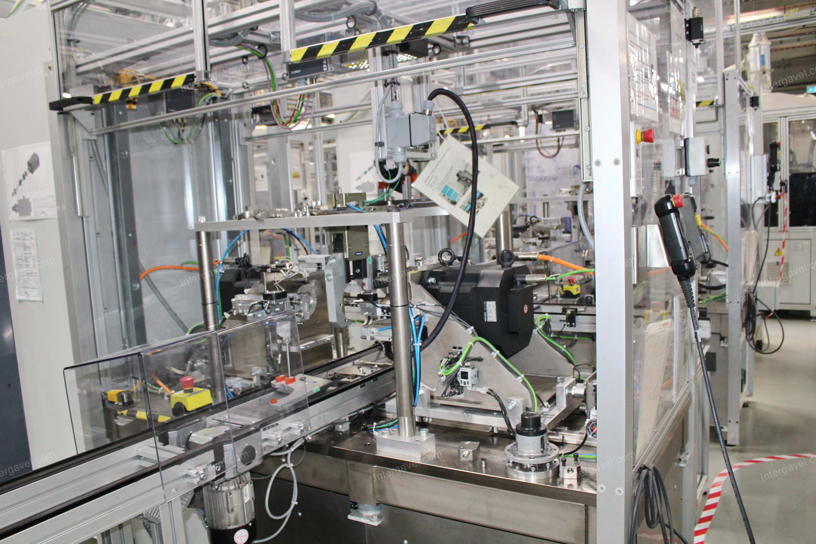 Szerelő munkahely 2