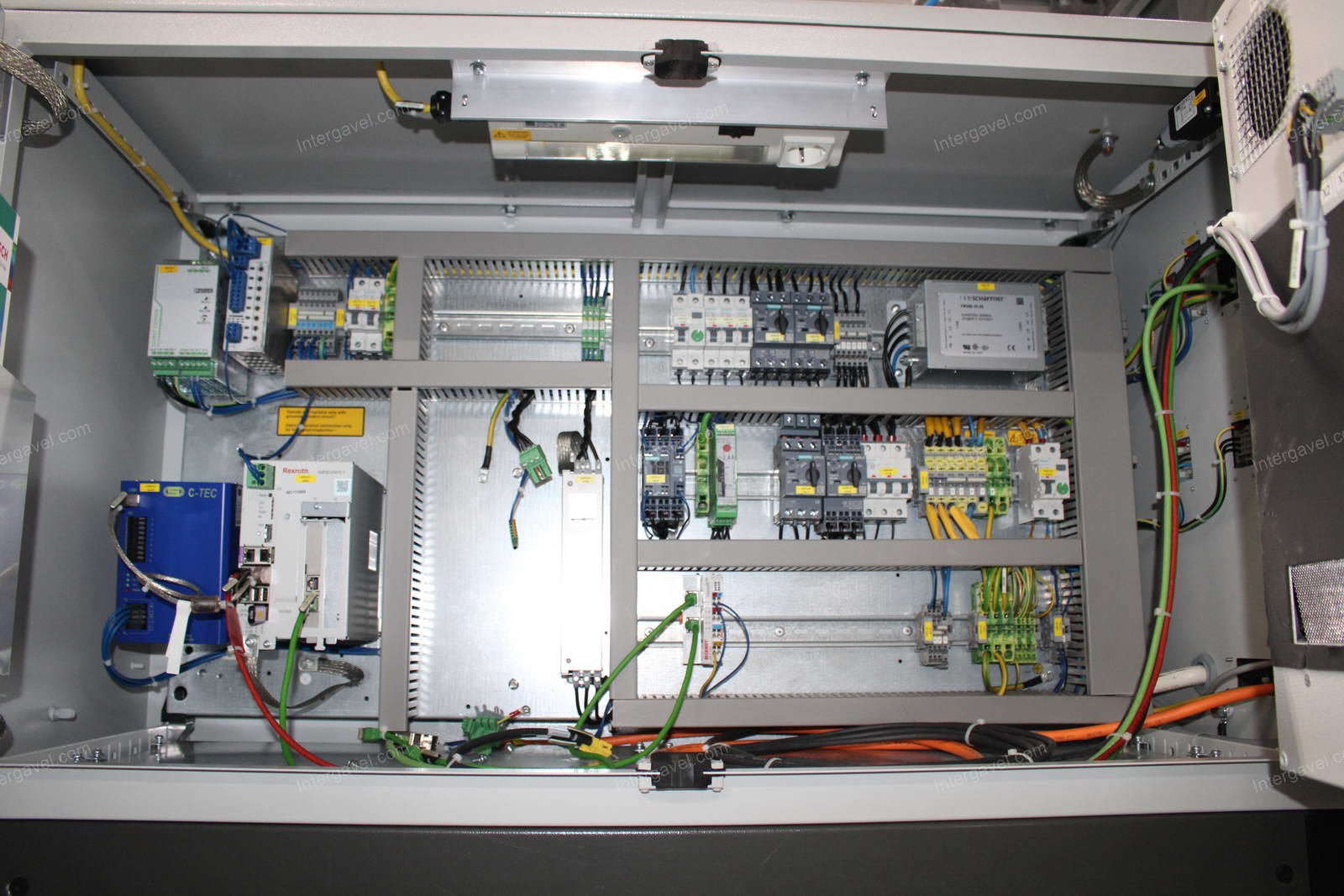 Szerelő munkahely 12