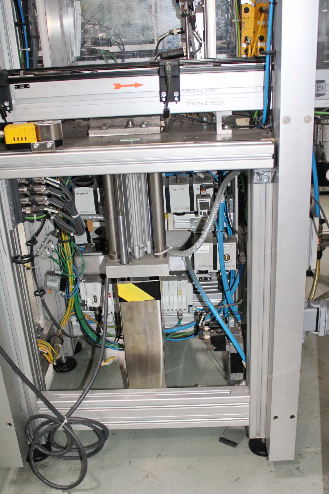 Szerelő munkahely 4