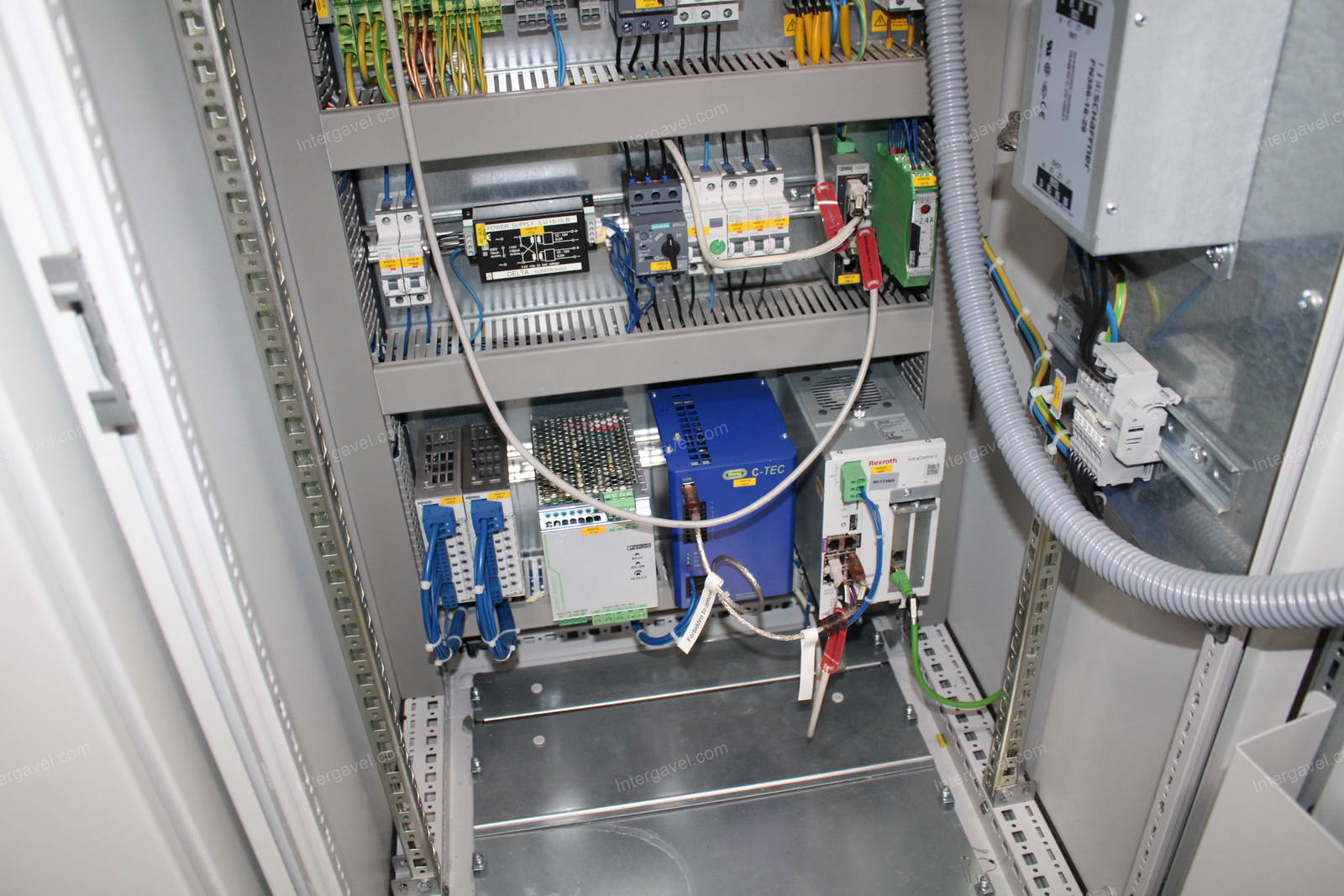 Szerelő munkahely 11