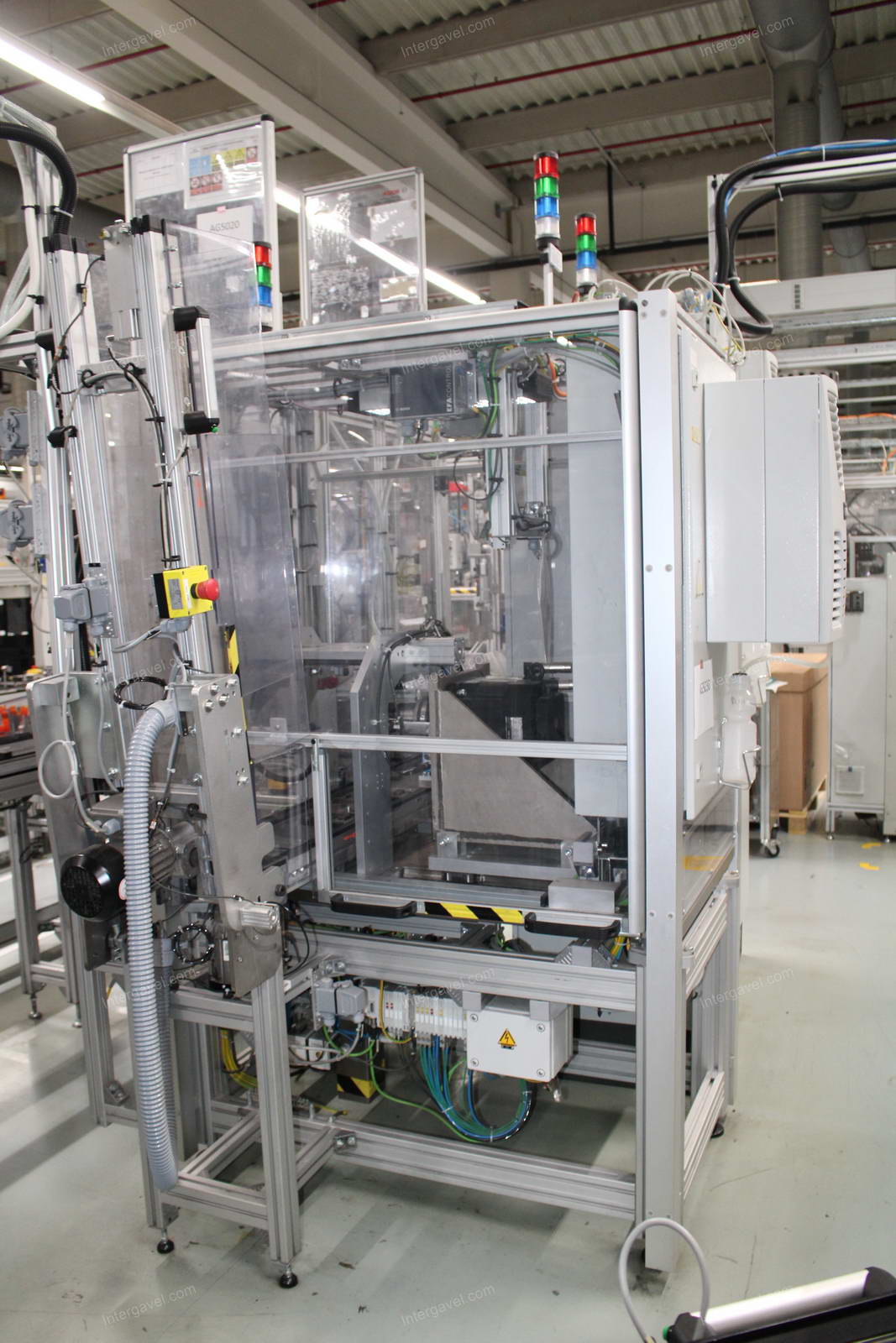 Szerelő munkahely 2