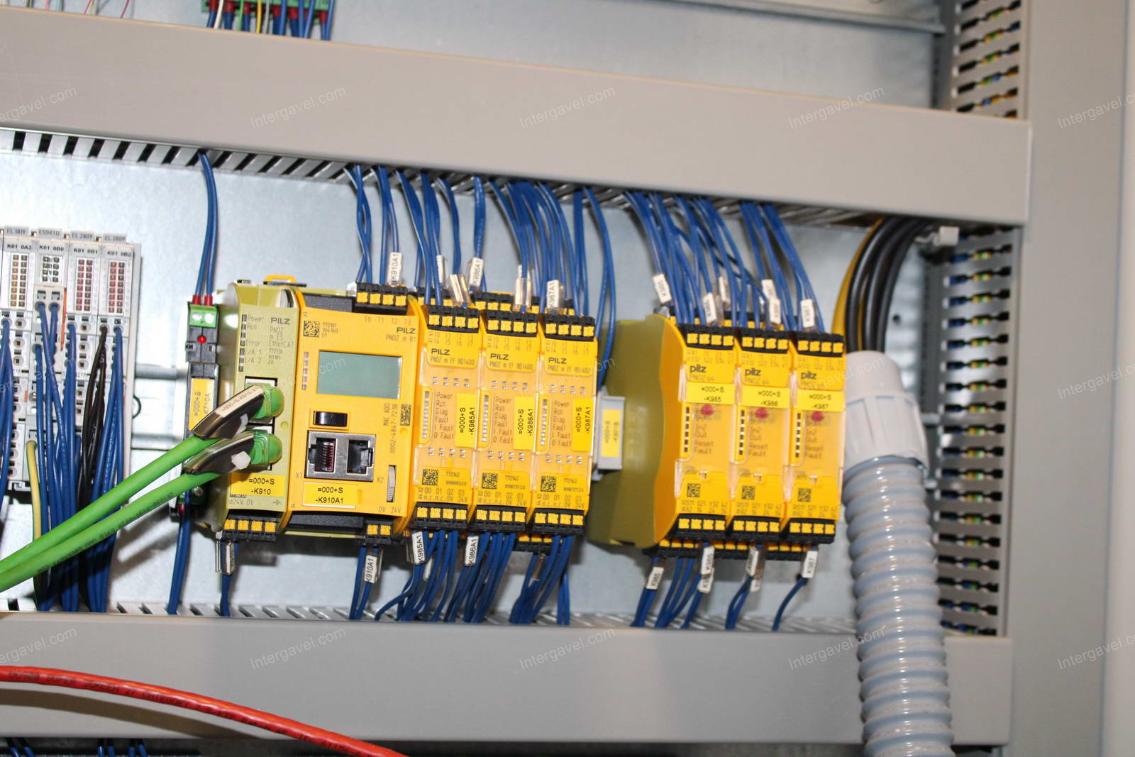 Szerelő munkahely 12