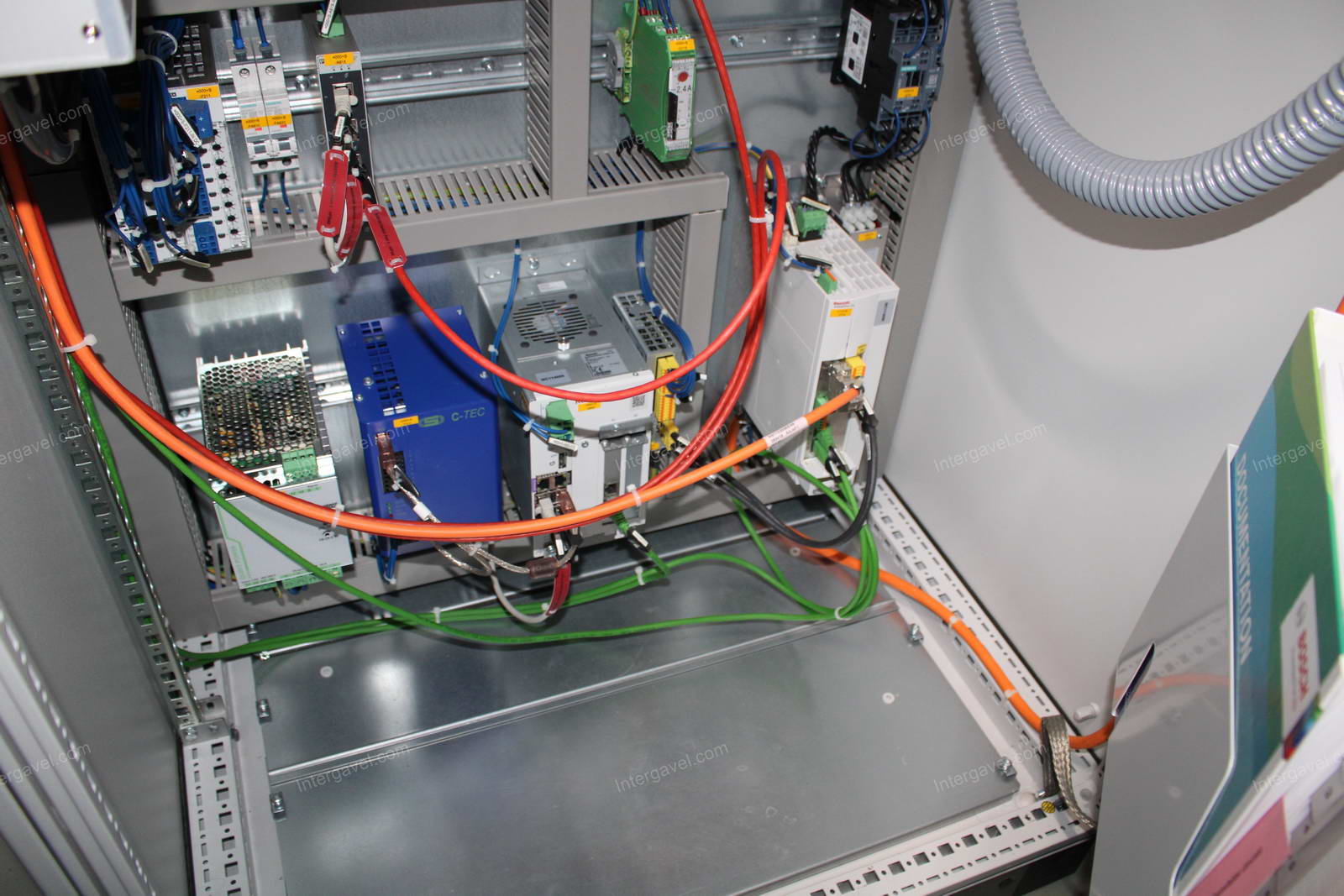 Szerelő munkahely 11