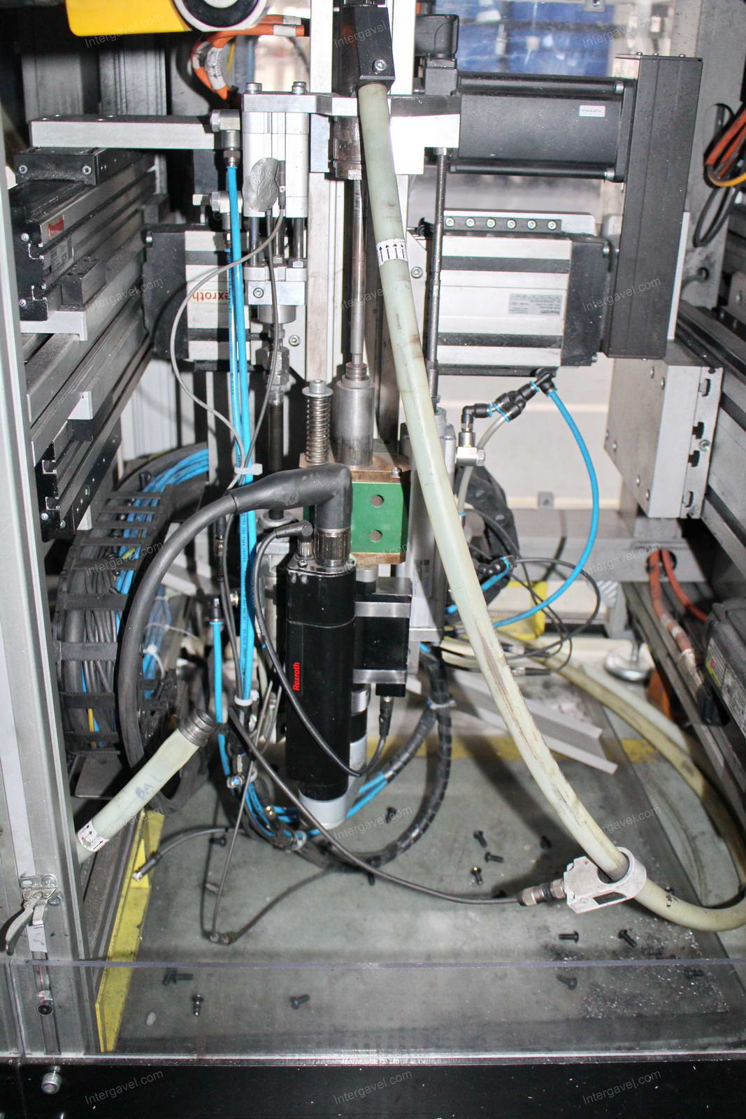 Szerelő munkahely 8