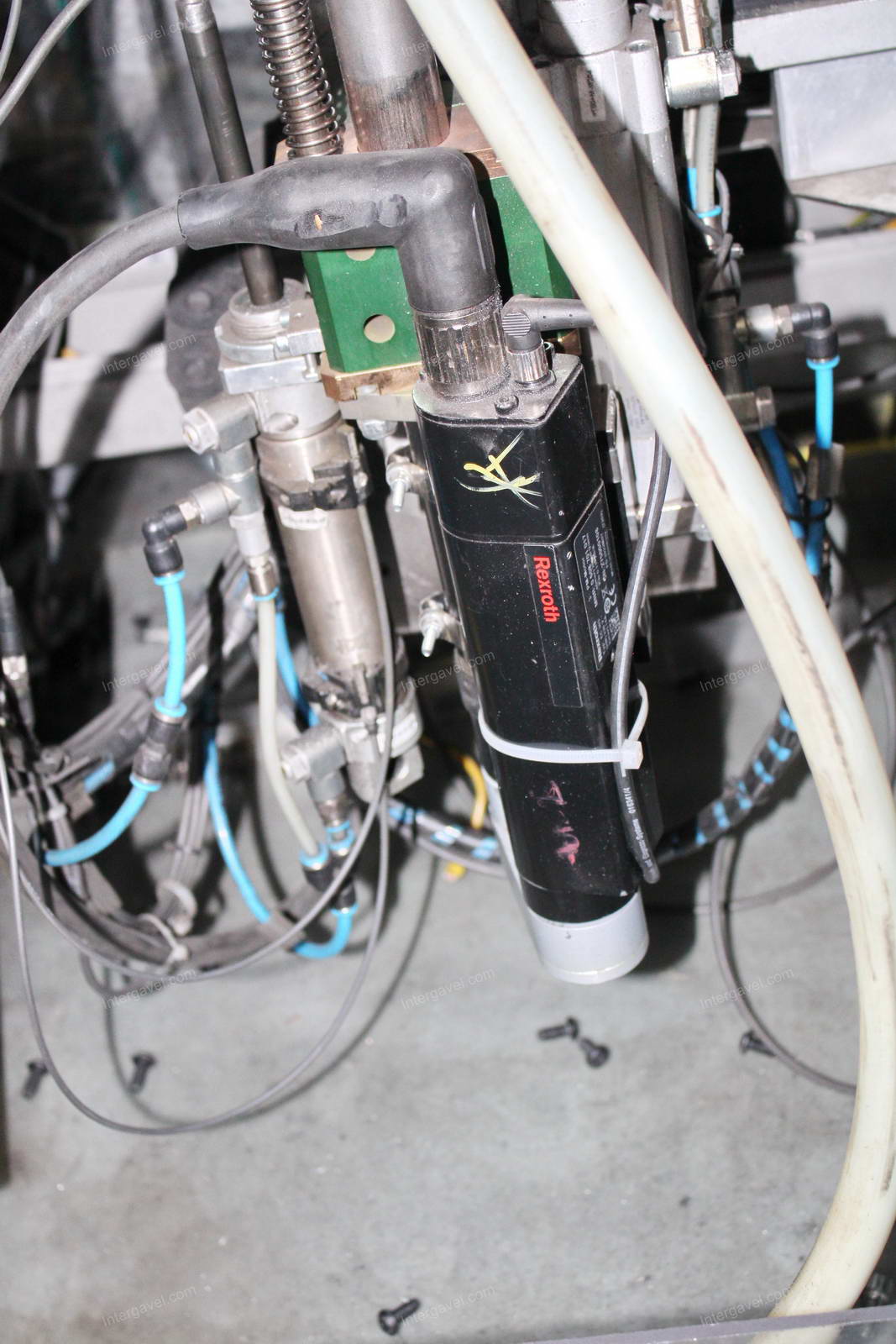 Szerelő munkahely 8