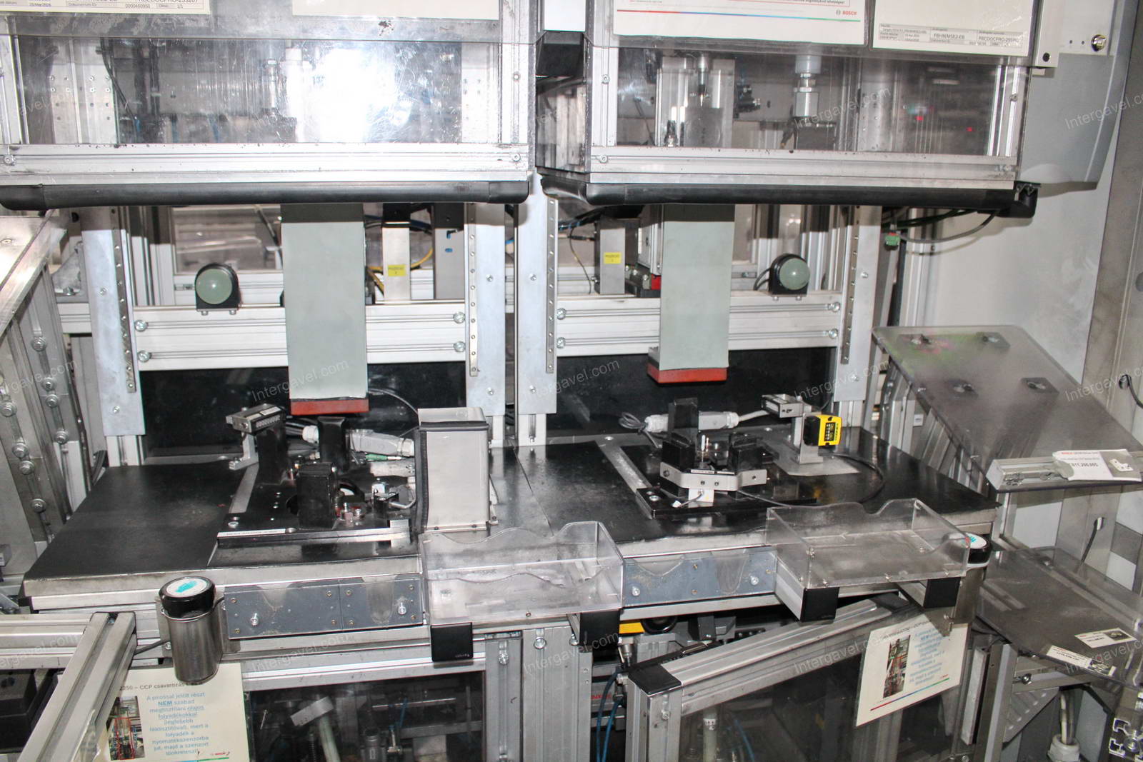 Szerelő munkahely 12