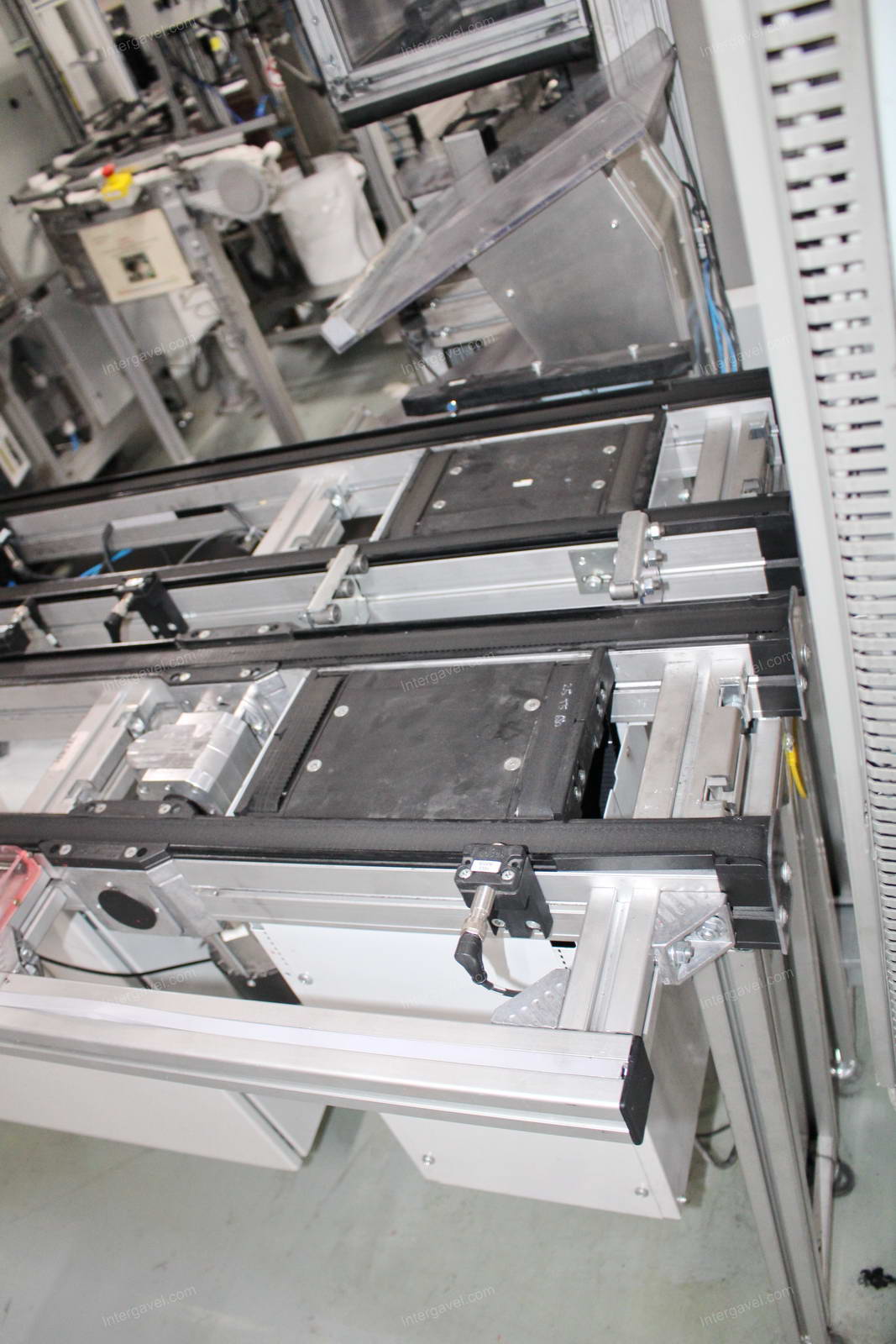 Szerelő munkahely 23