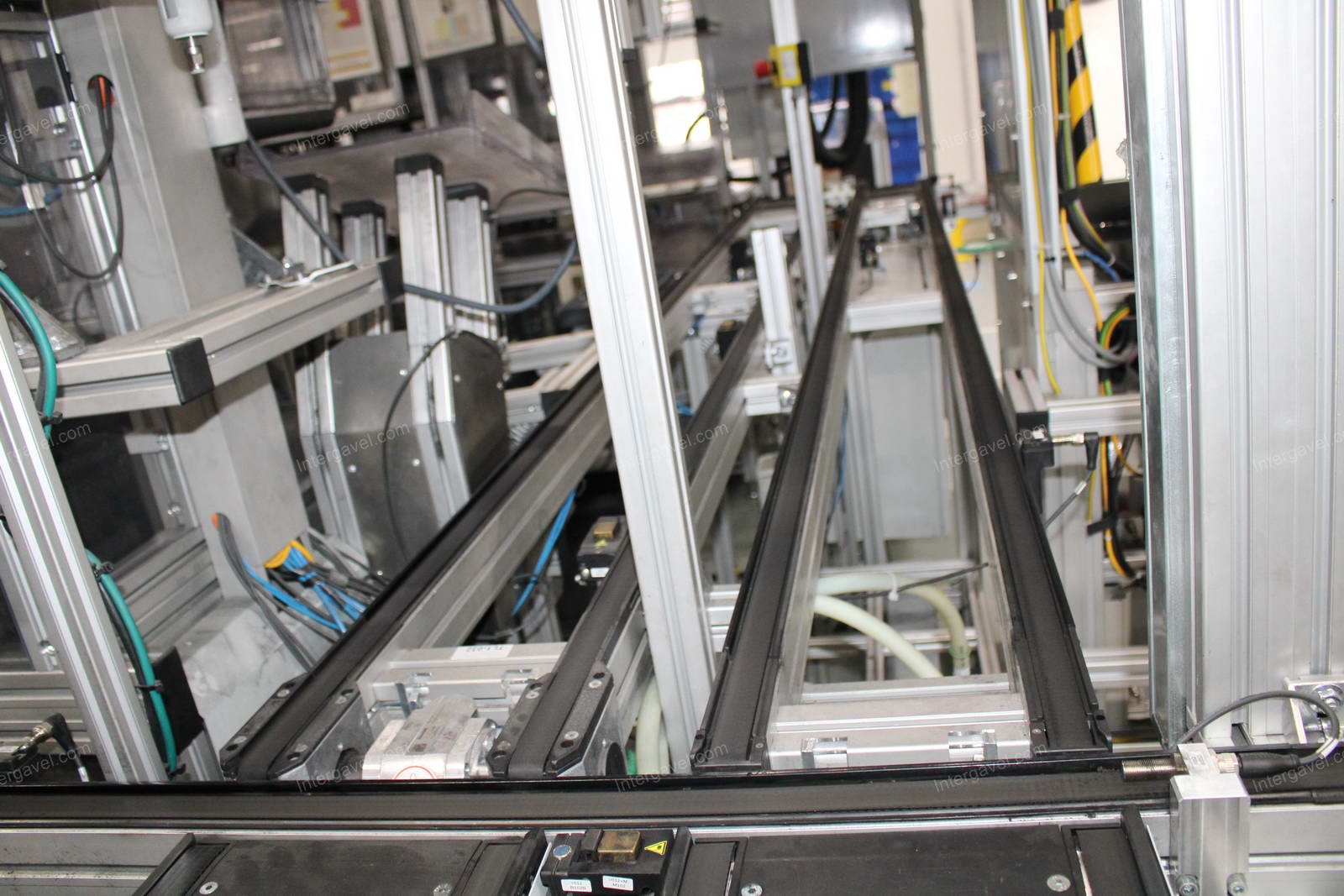 Szerelő munkahely 24