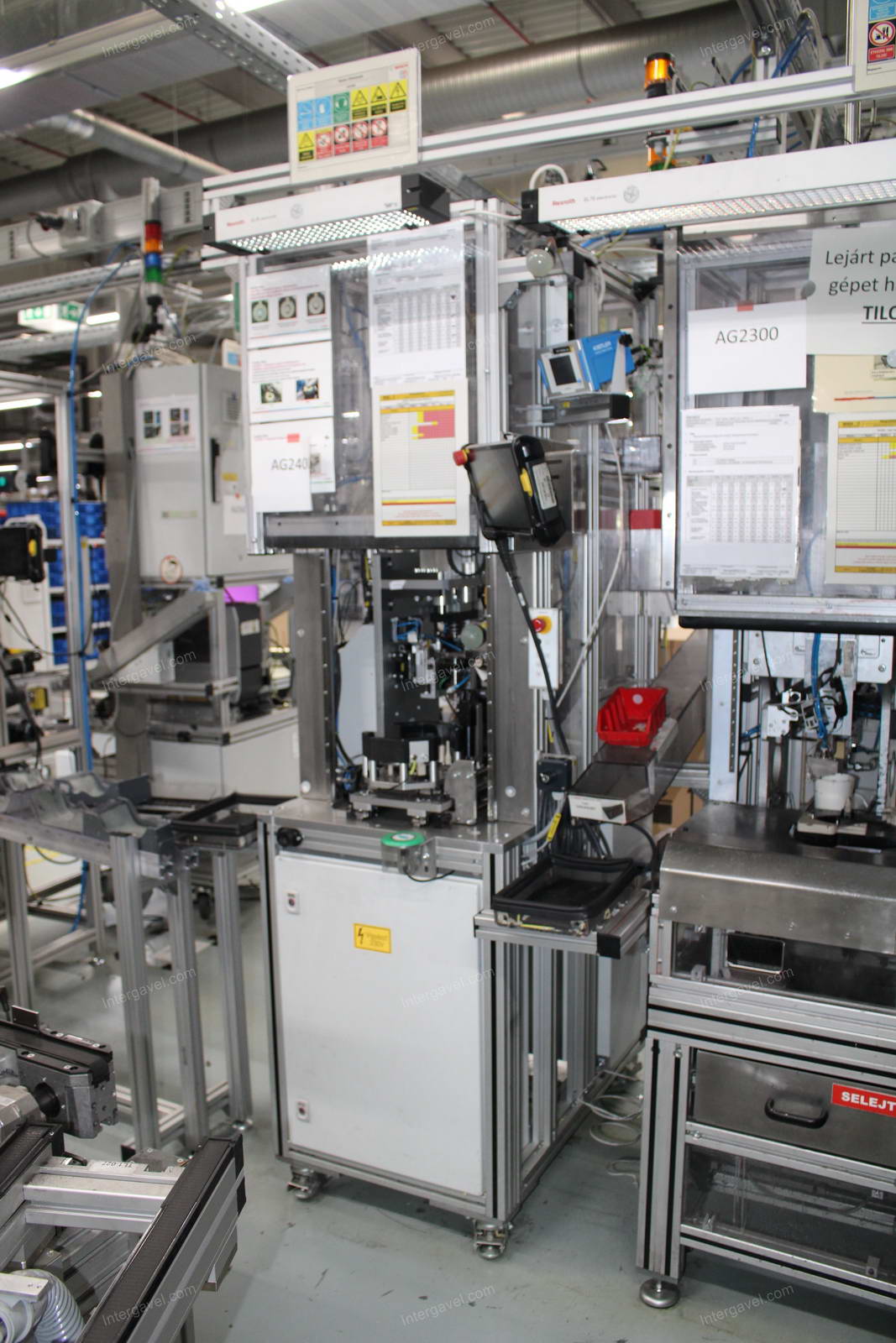 Szerelő munkahely 2