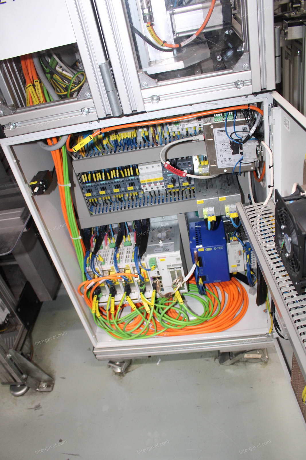 Szerelő munkahely 11