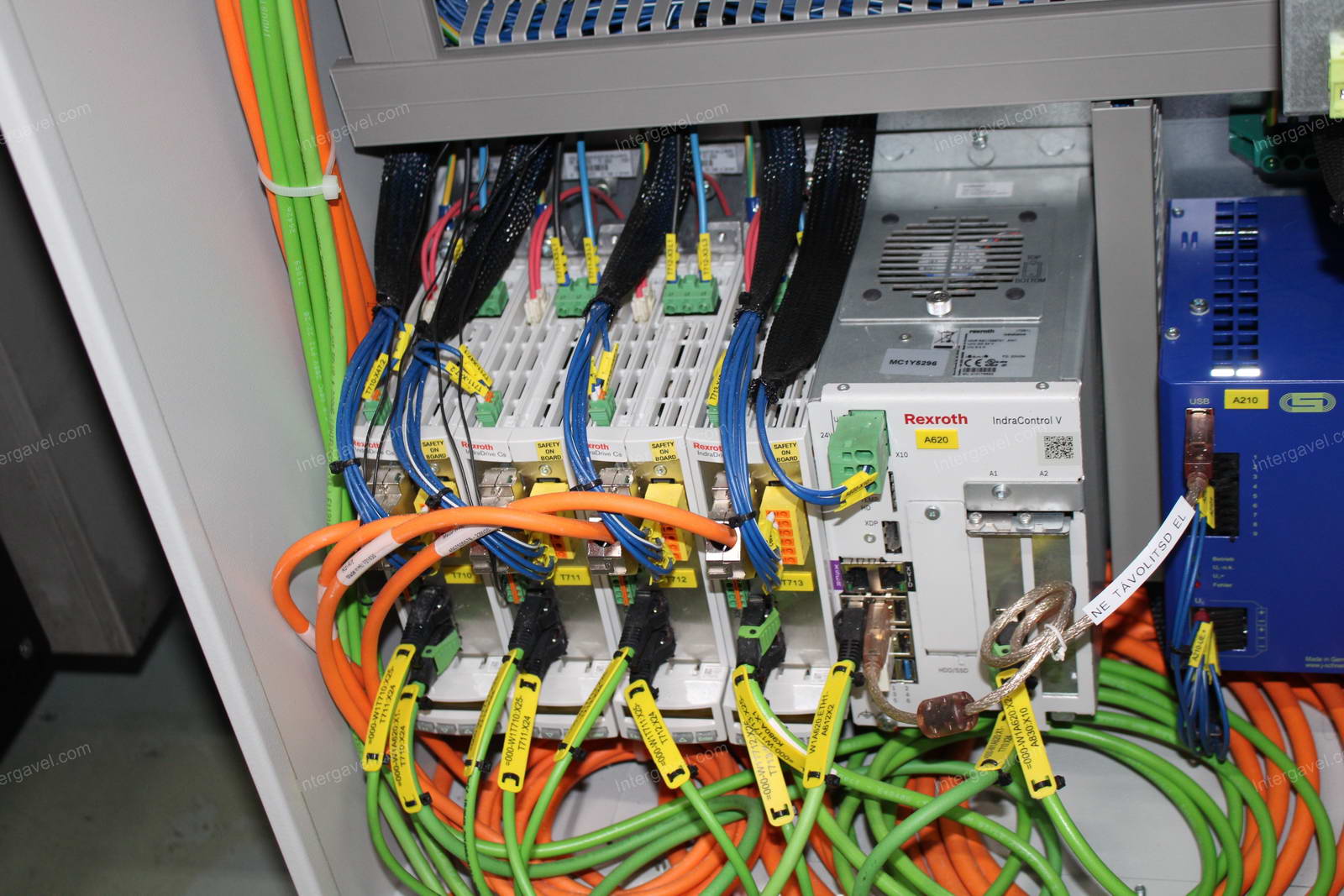 Szerelő munkahely 12