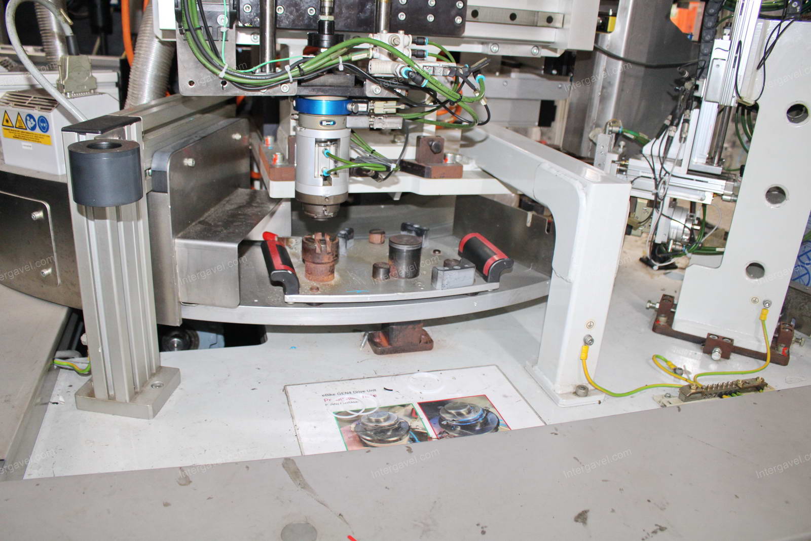 Szerelő munkahely 8