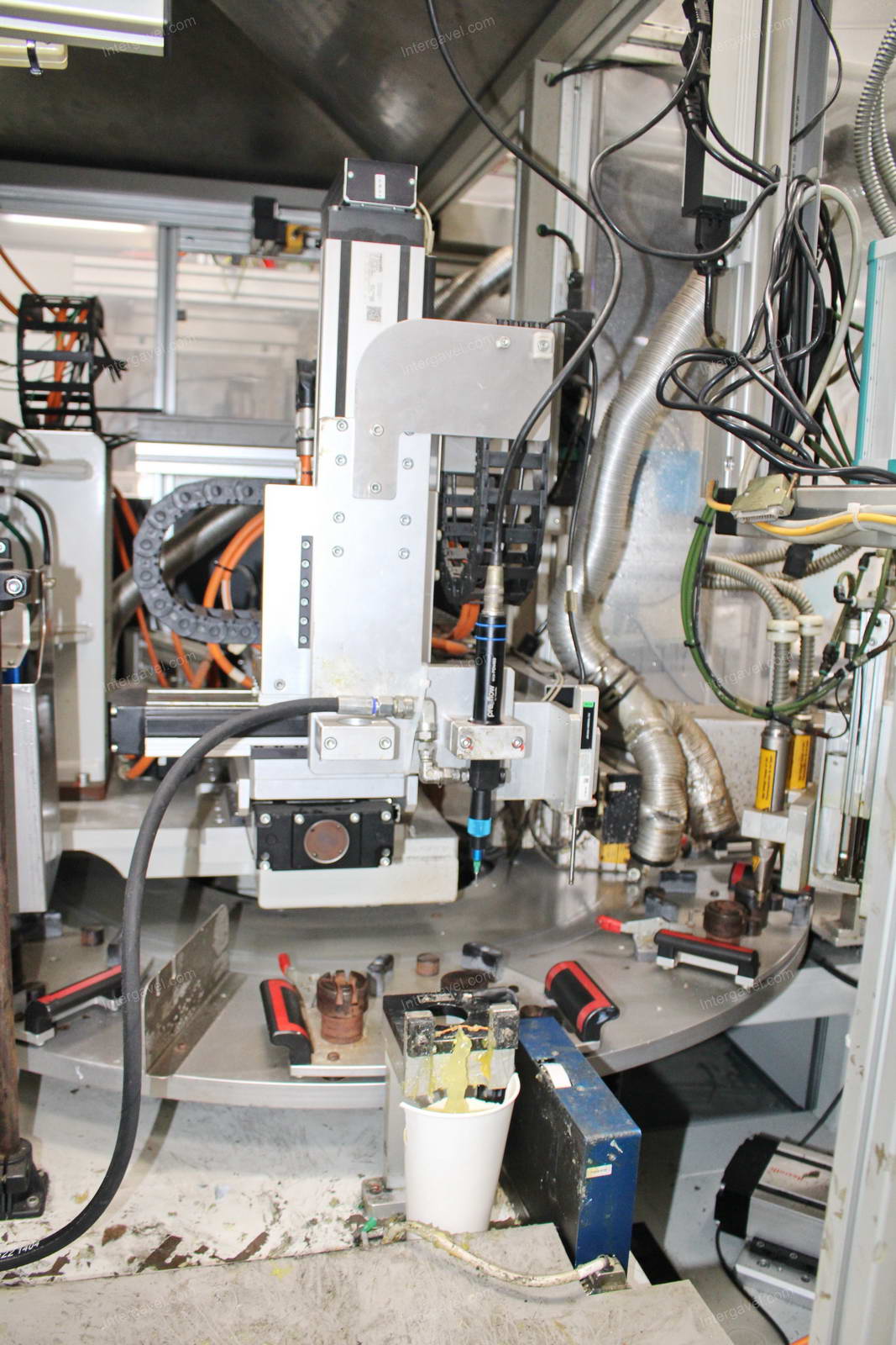 Szerelő munkahely 9