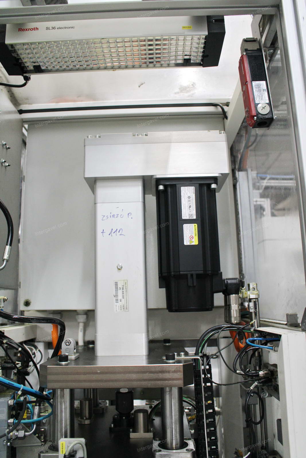 Vegyes szerelő munkahelyek 7