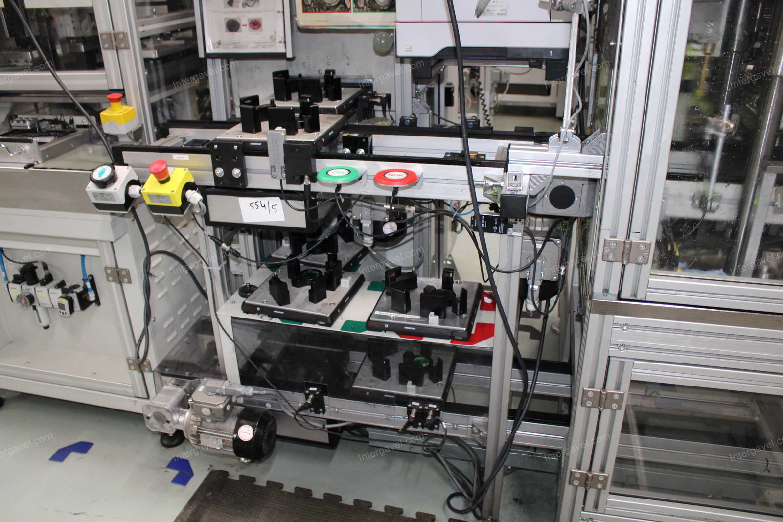 Vegyes szerelő munkahelyek 28