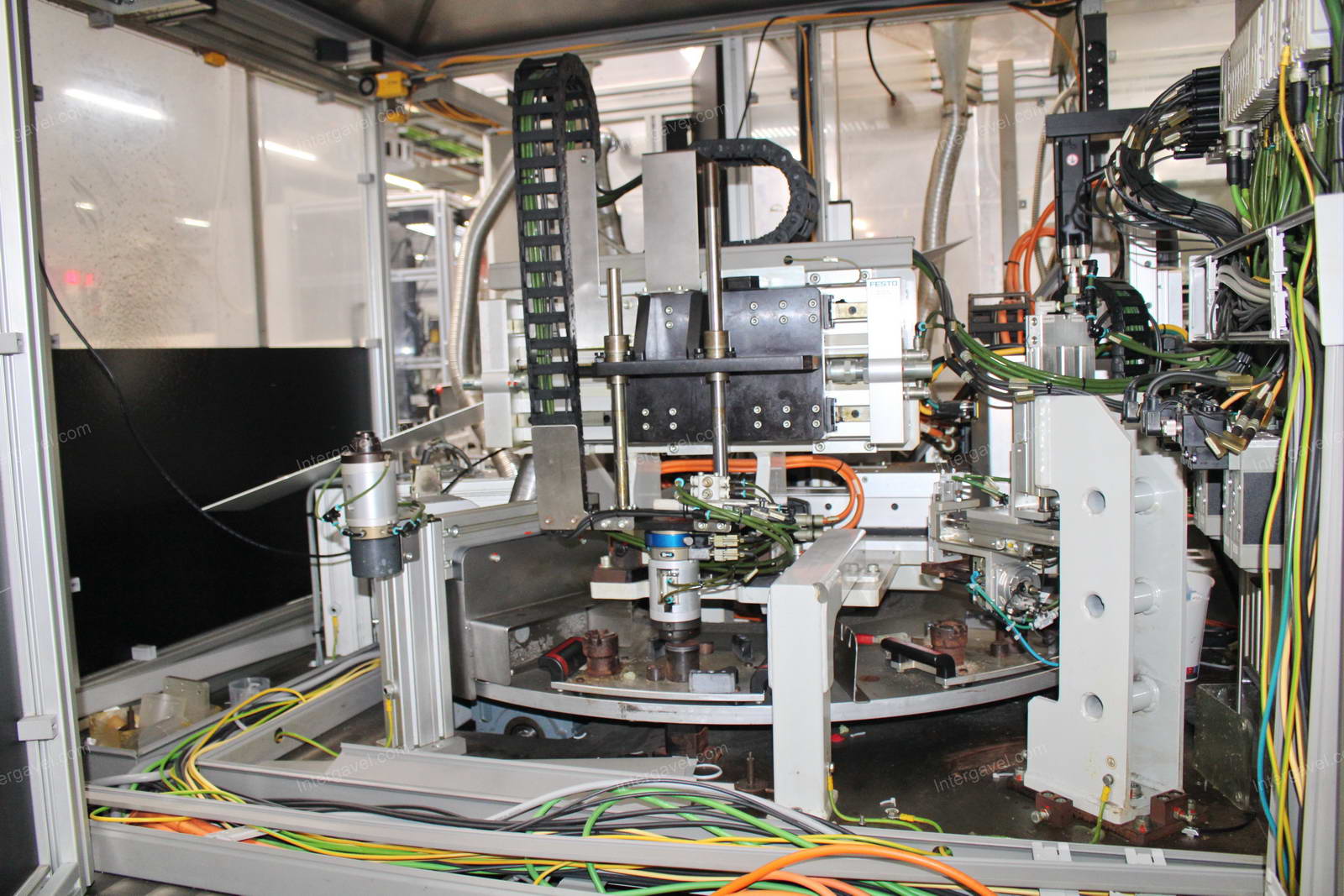 Szerelő munkahely 3