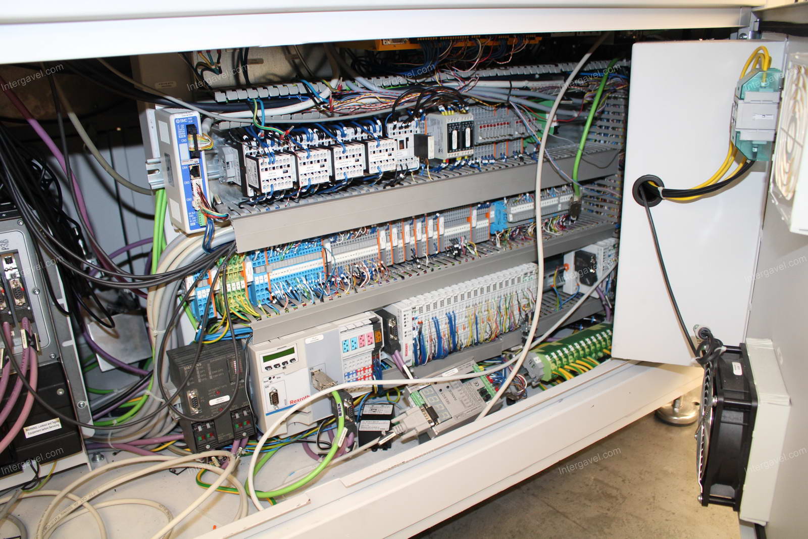 Bontott szerelő munkahely TS 80-as Stäubli robottal 18