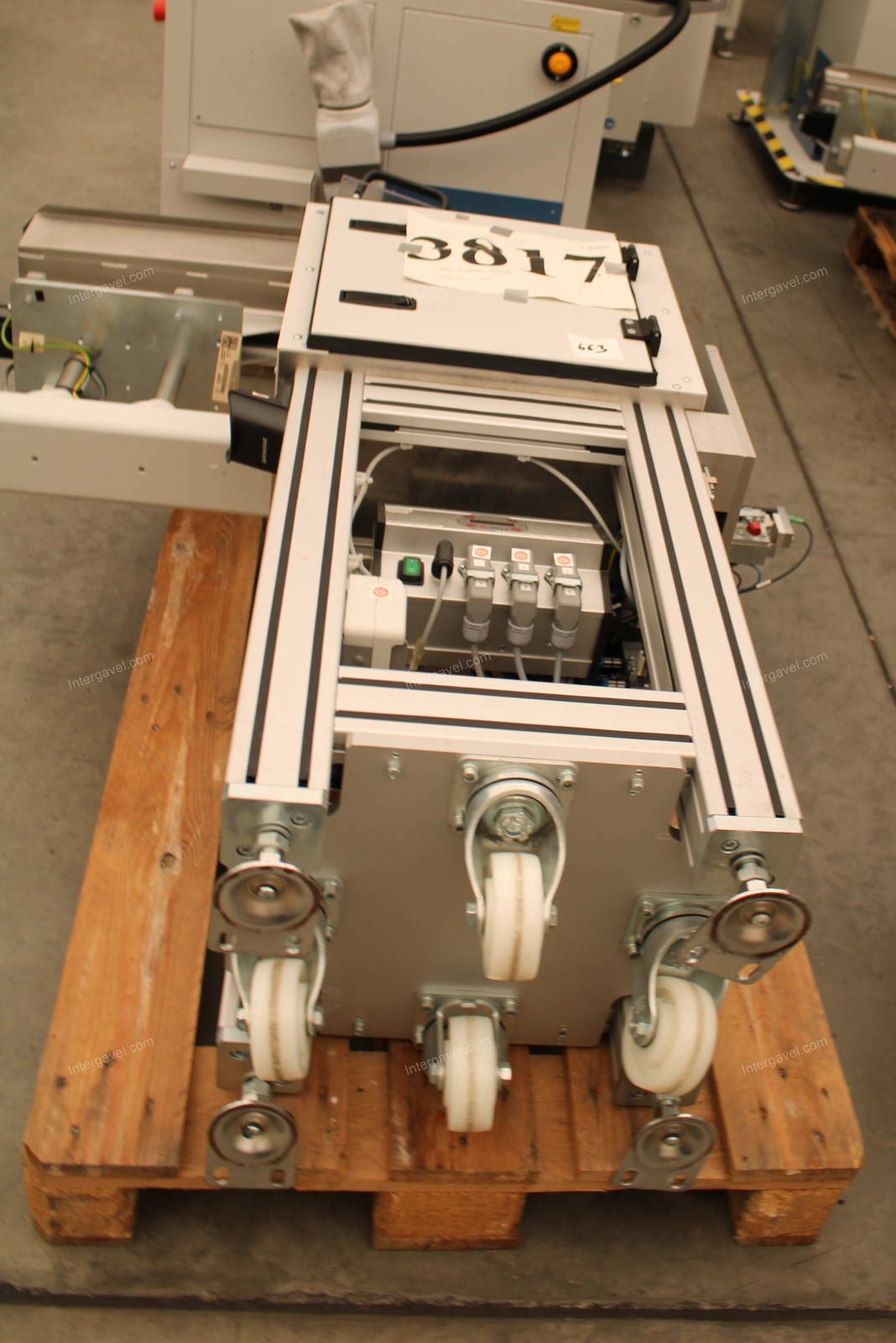 Bontott szerelő munkahely TS 80-as Stäubli robottal 23