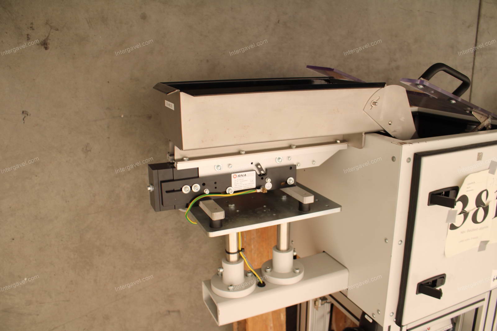 Bontott szerelő munkahely TS 80-as Stäubli robottal 26