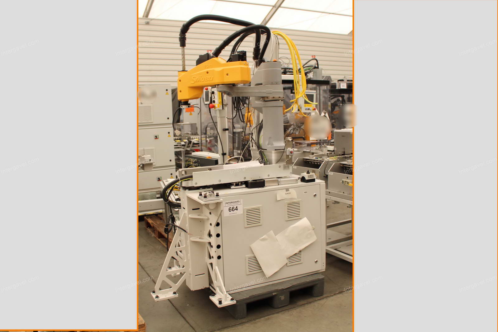 Bontott szerelő munkahely TS 80-as Stäubli robottal 1