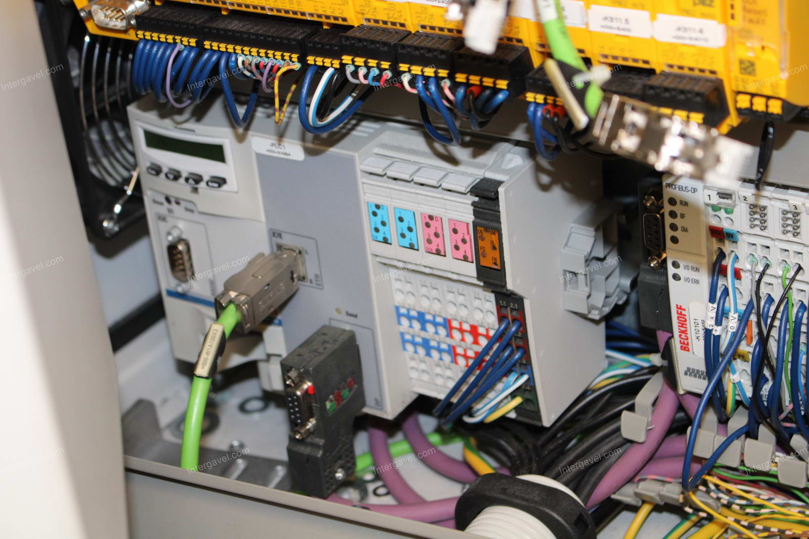 Bontott szerelő munkahely TS 80-as Stäubli robottal 22