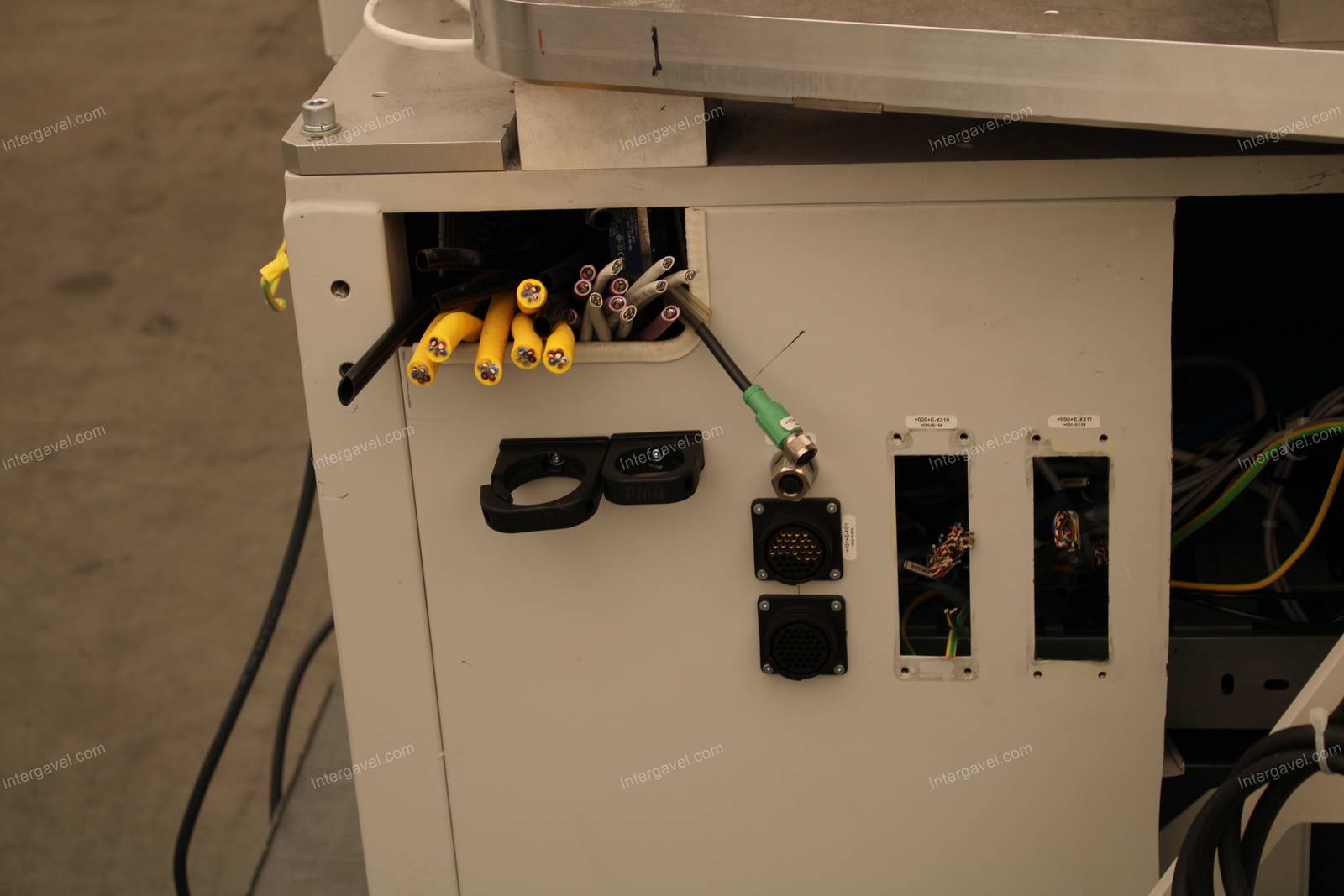 Bontott szerelő munkahely TS 80-as Stäubli robottal 23