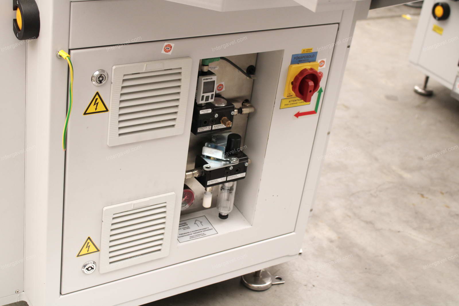 Bontott szerelő munkahely 12