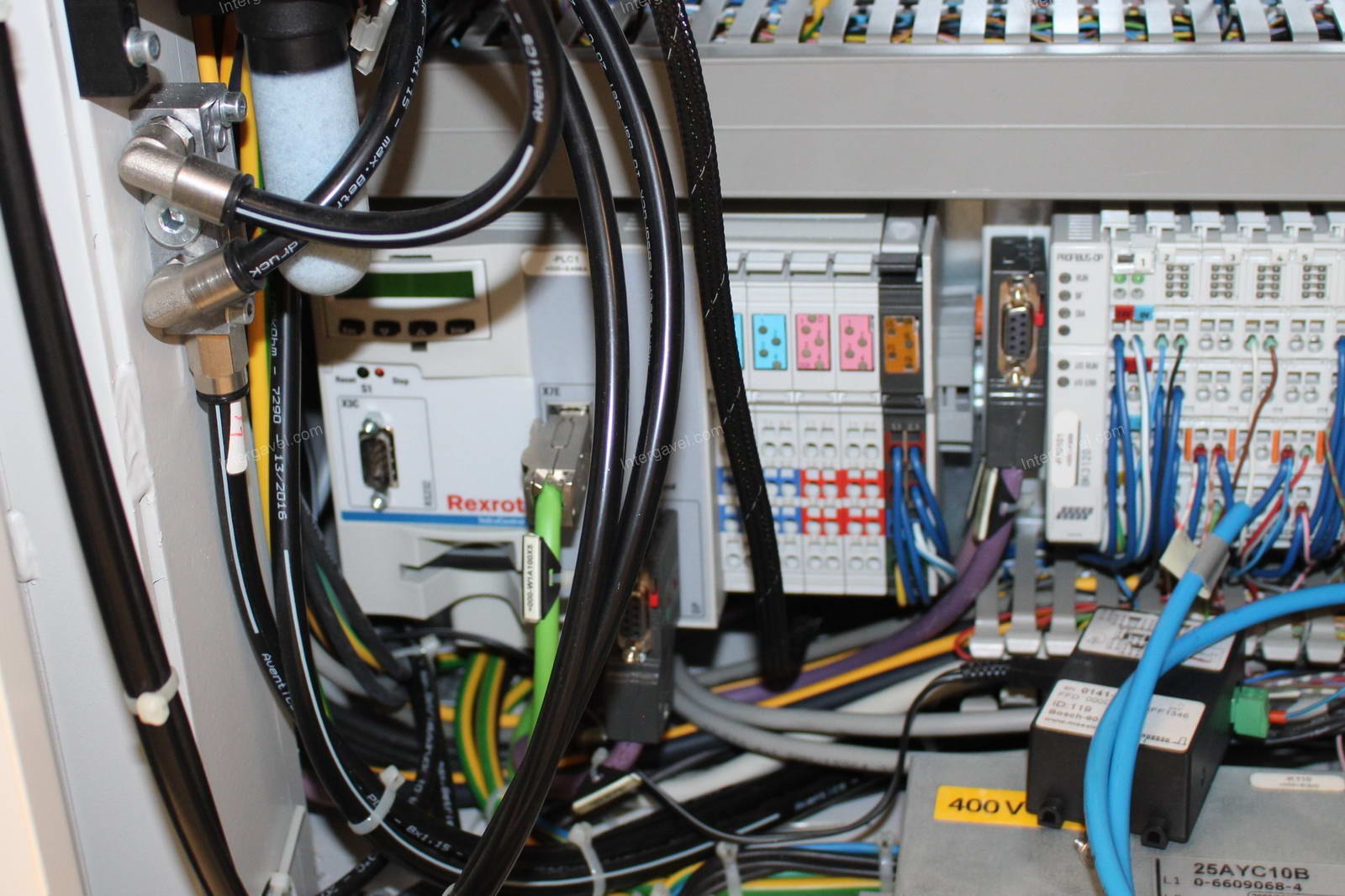 Bontott szerelő munkahely 15