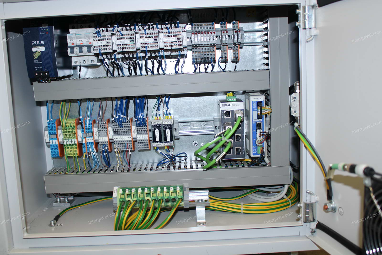 Bontott szerelő munkahely 18