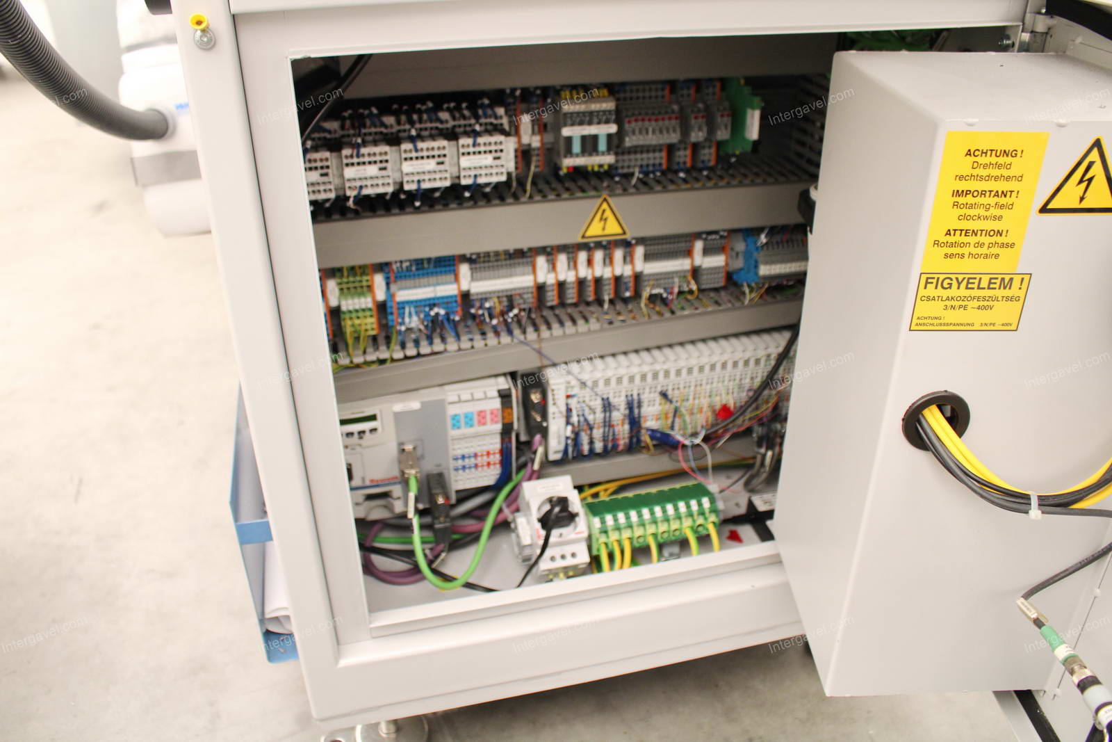 Bontott szerelő munkahely TS 40-es Stäubli robottal 18