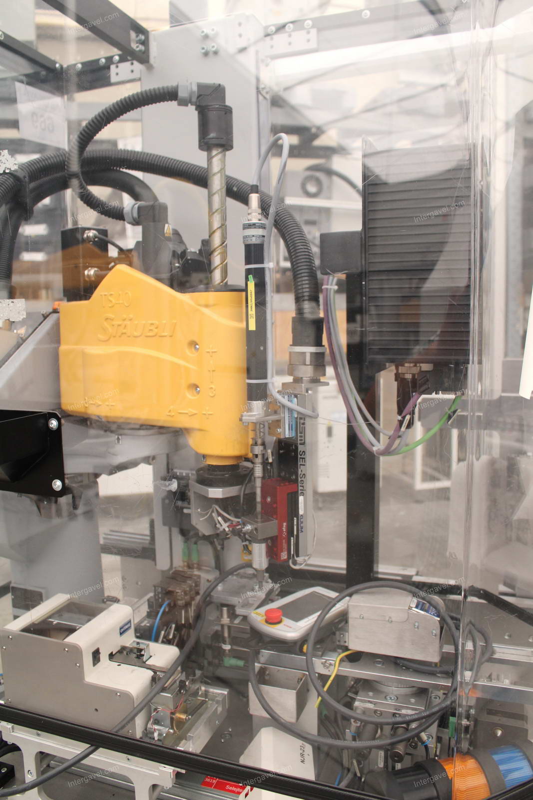 Bontott szerelő munkahely TS 40-es Stäubli robottal 6