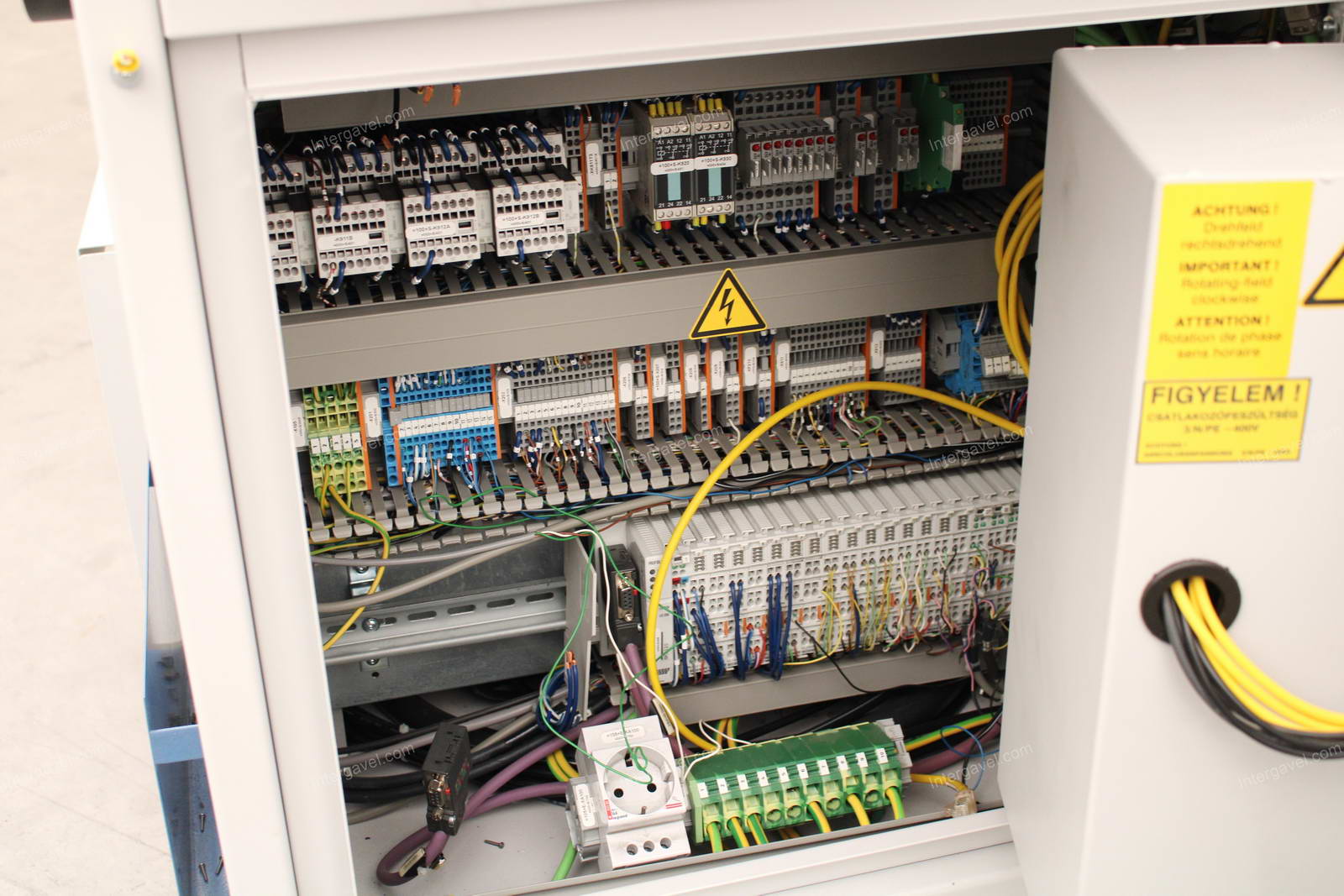 Bontott szerelő munkahely TS 40-es Stäubli robottal 21