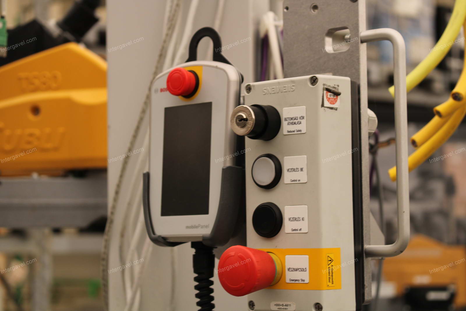 Bontott szerelő munkahely TS 80-as Stäubli robottal 8