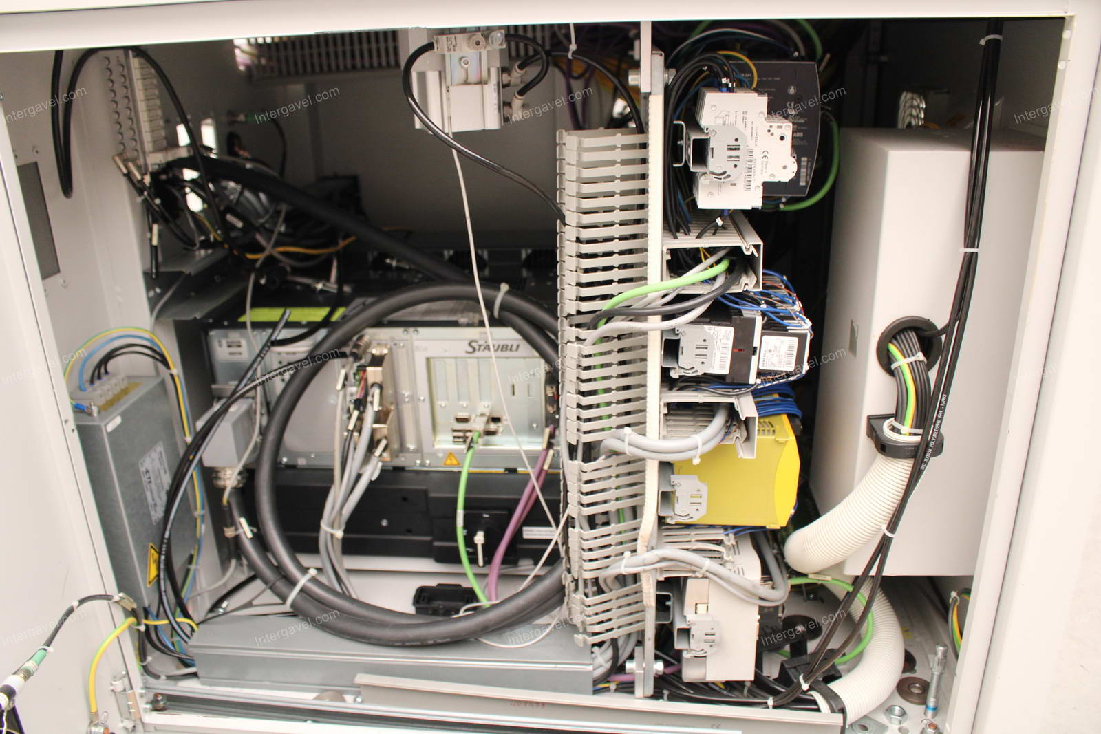 Bontott szerelő munkahely TS 80-as Stäubli robottal 13