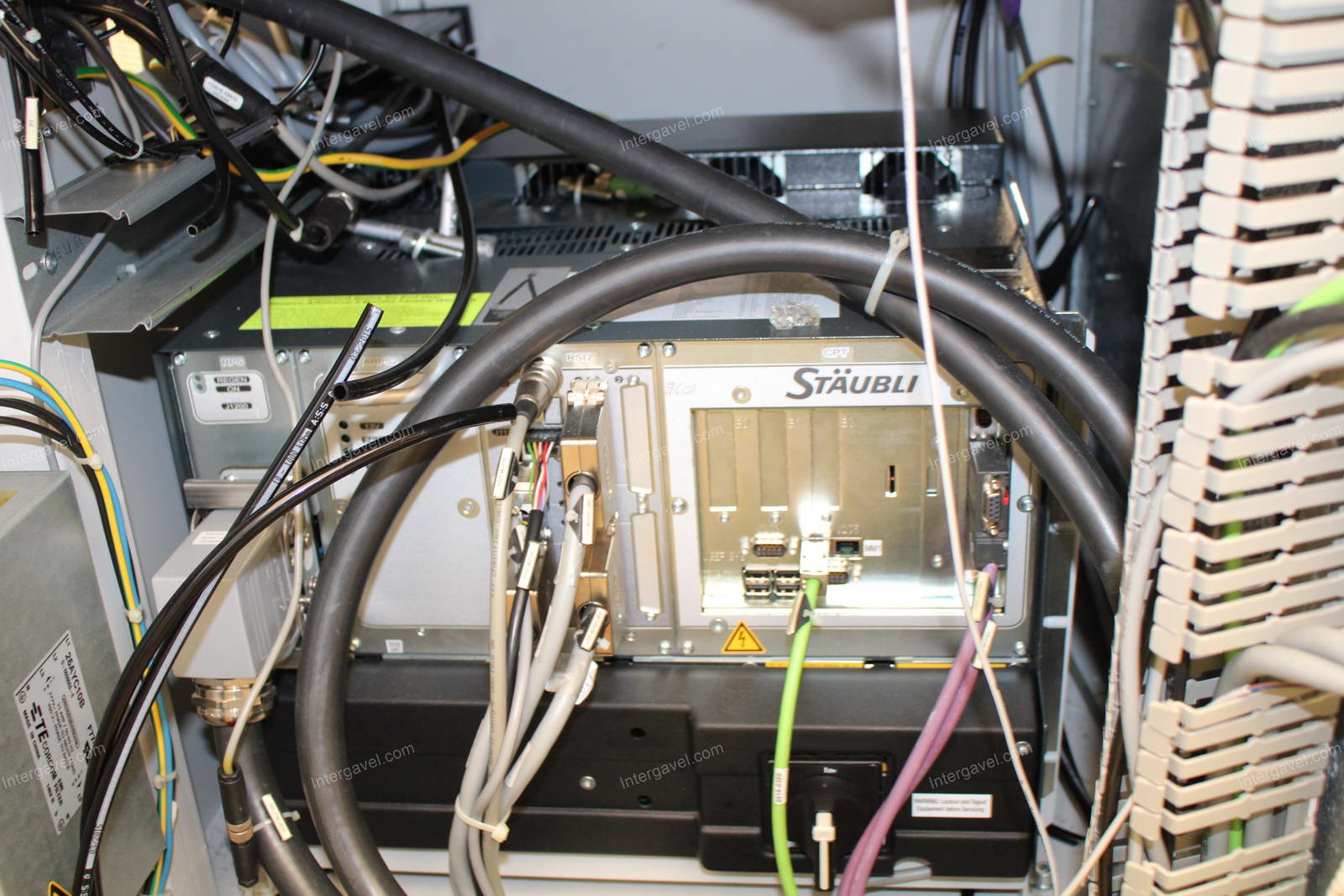 Bontott szerelő munkahely TS 80-as Stäubli robottal 14