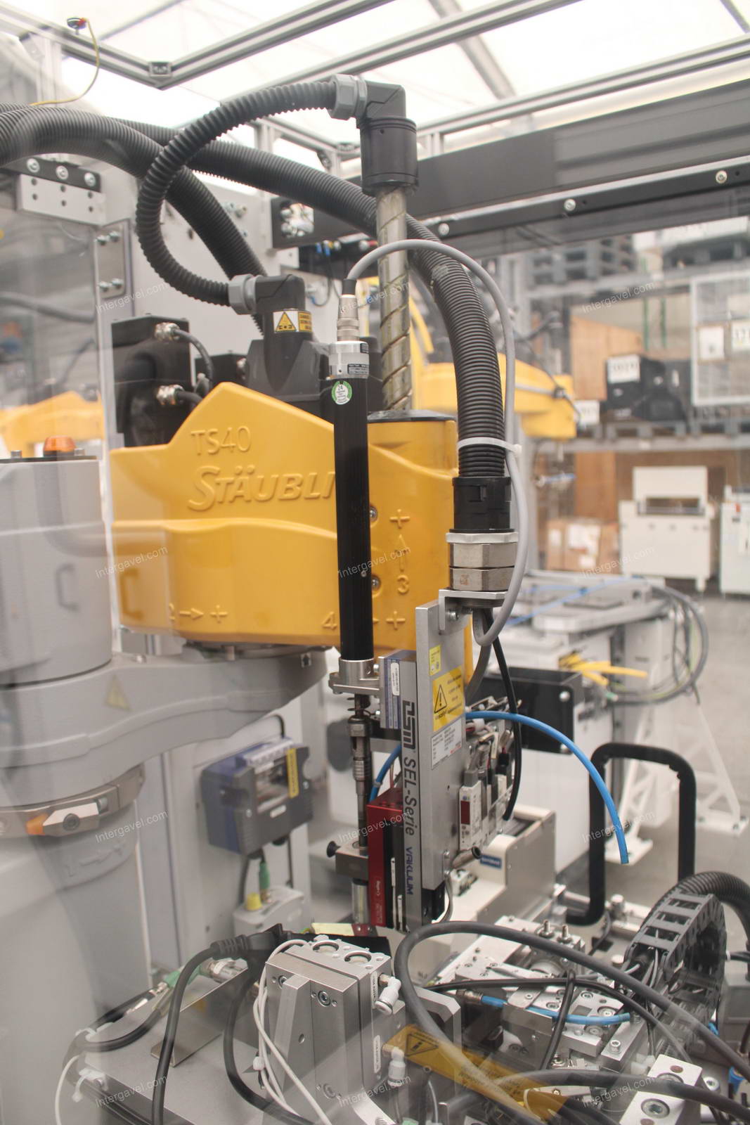 Bontott szerelő munkahely TS 40-es Stäubli robottal 4