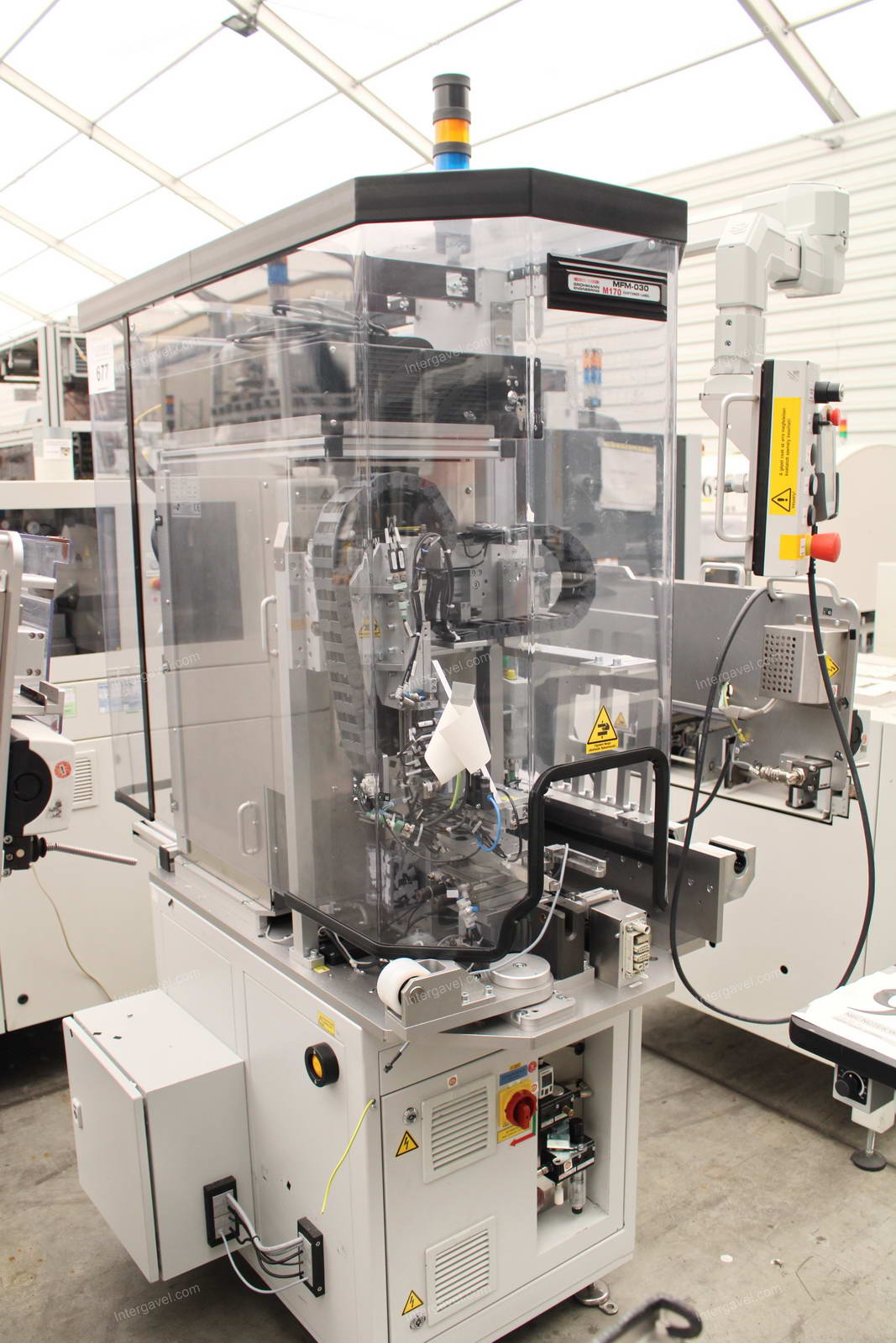 Bontott szerelő munkahely