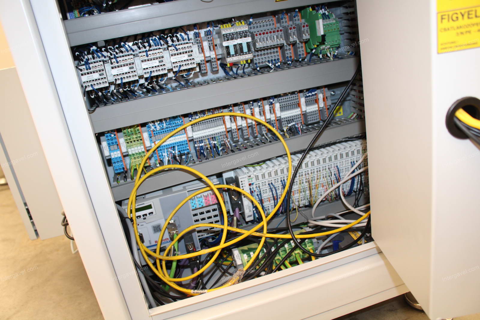 Bontott szerelő munkahely 13