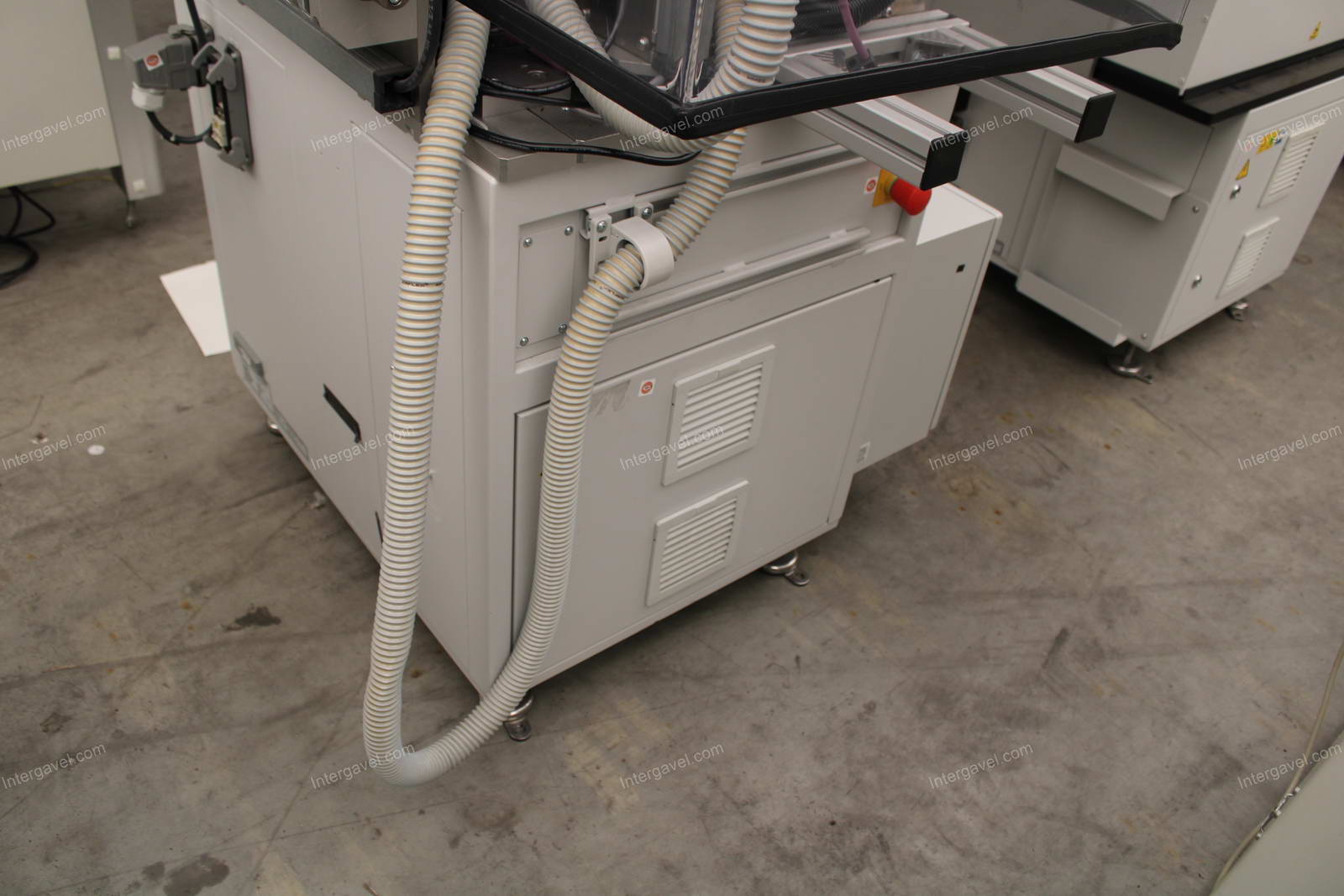 Bontott szerelő munkahely 17