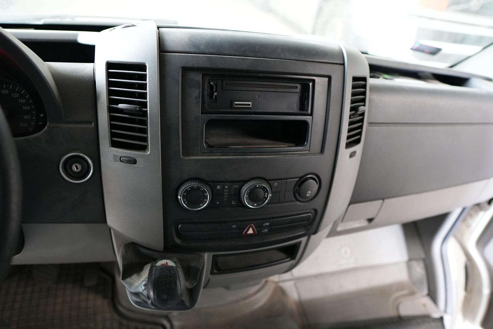 Volkswagen Crafter 9