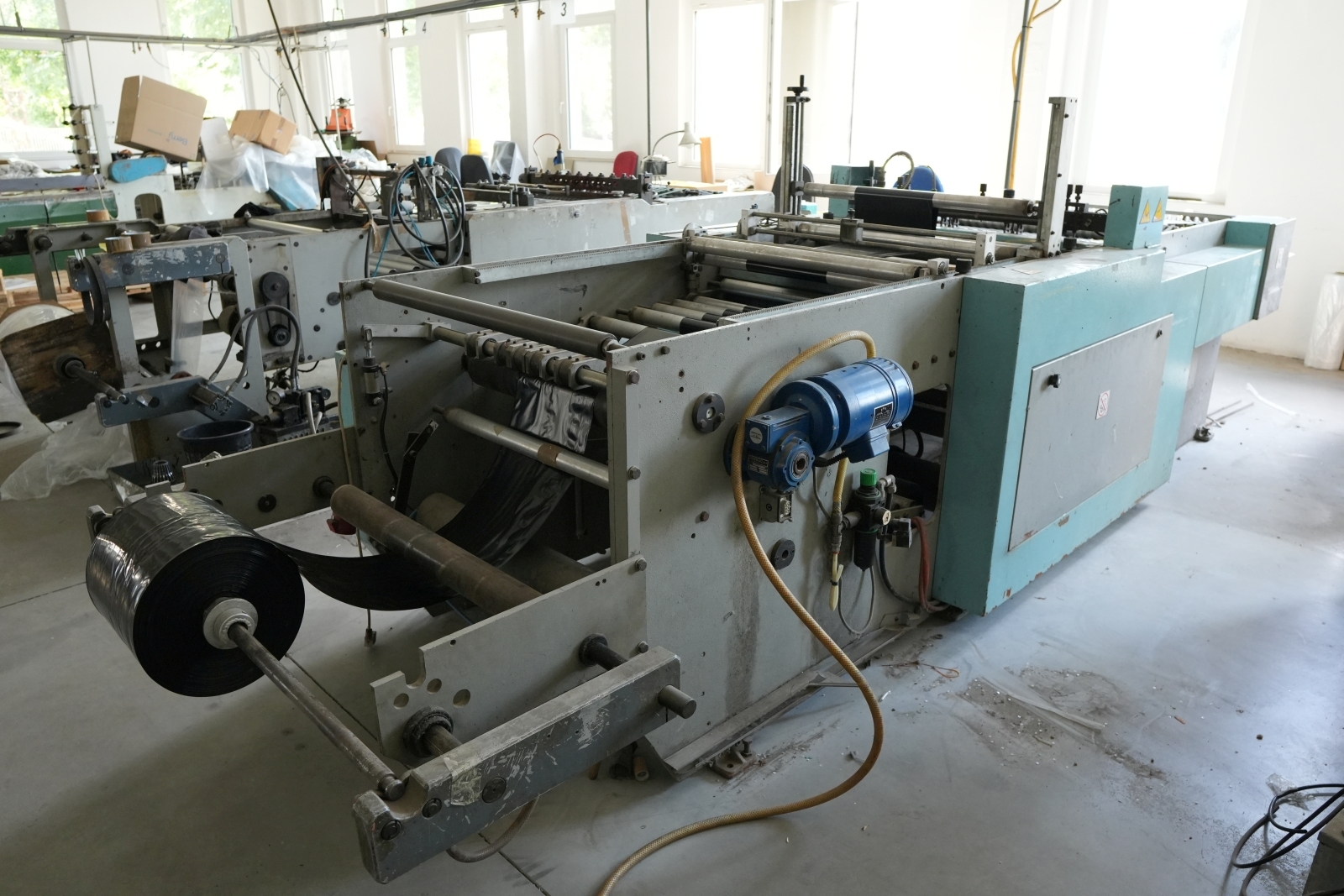 Konfekcionáló gép 2