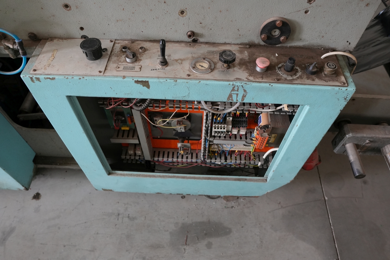 Konfekcionáló gép 7