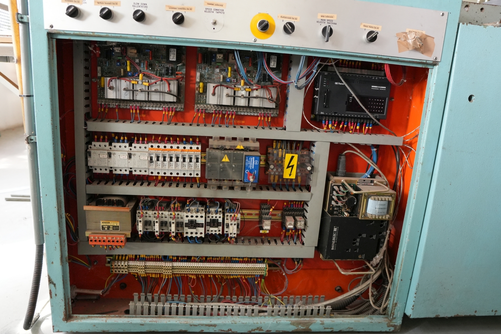 Konfekcionáló gép 11