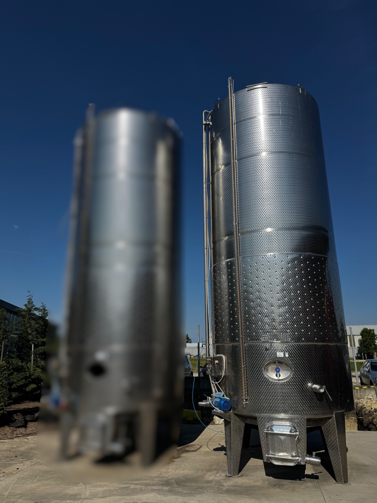 Vörösbor erjesztő tartály