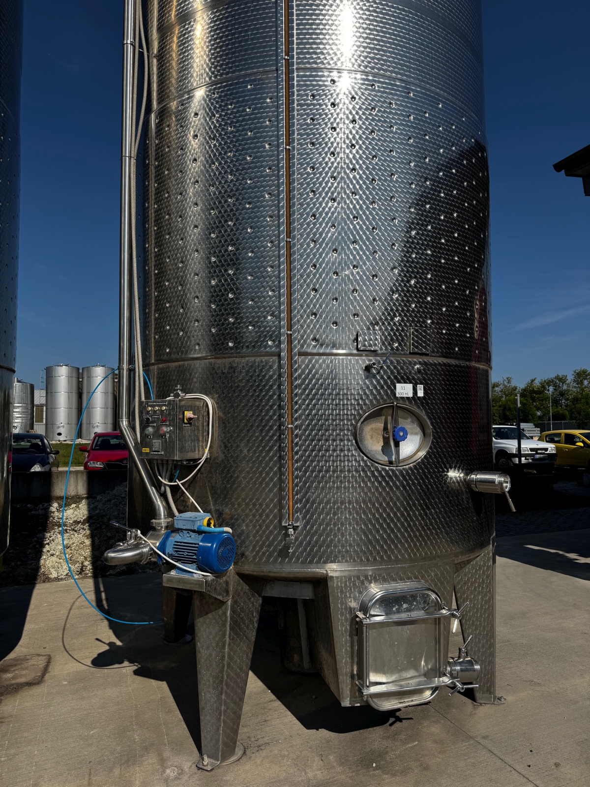 Vörösbor erjesztő tartály 2