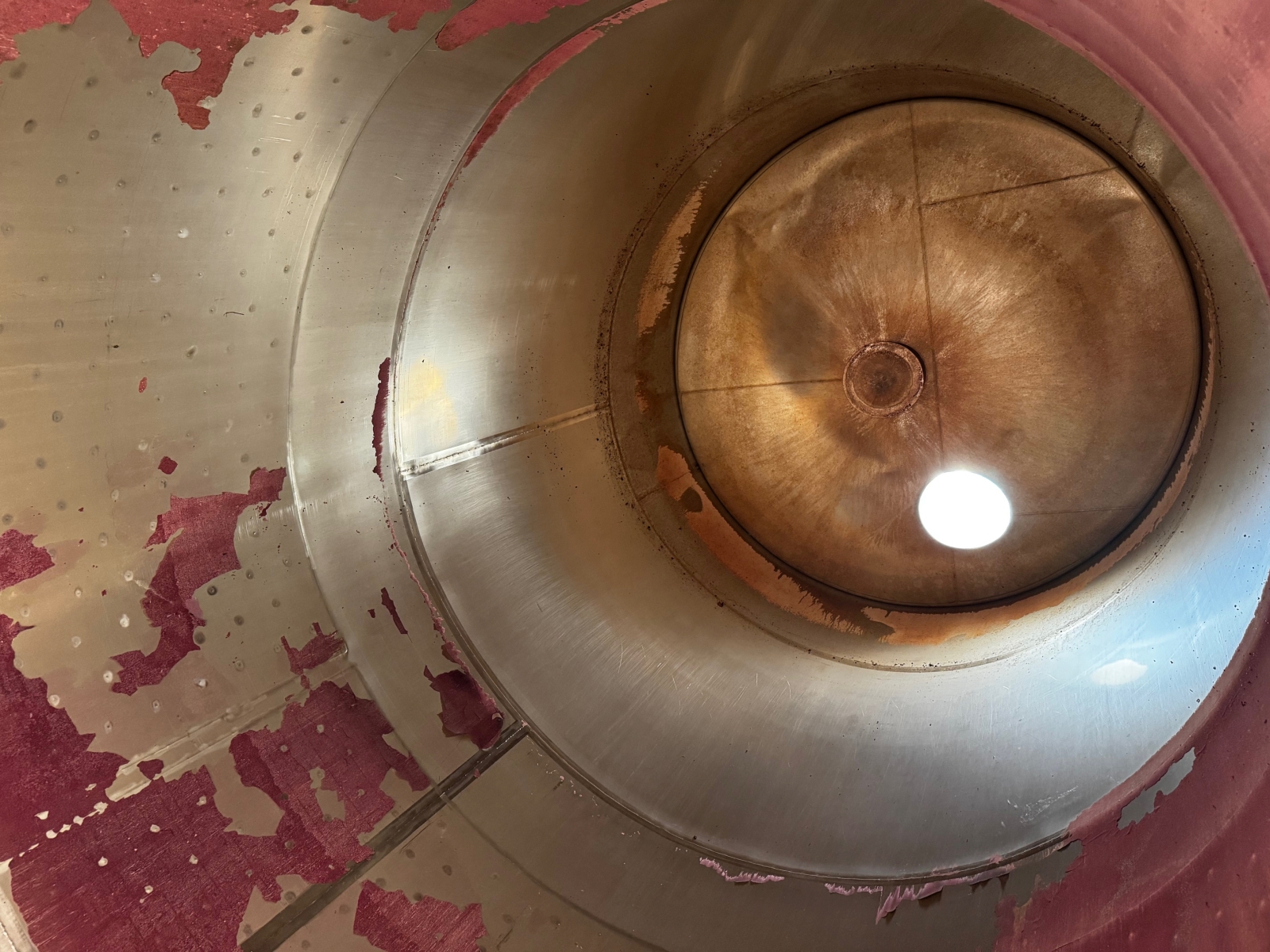 Vörösbor erjesztő tartály 4