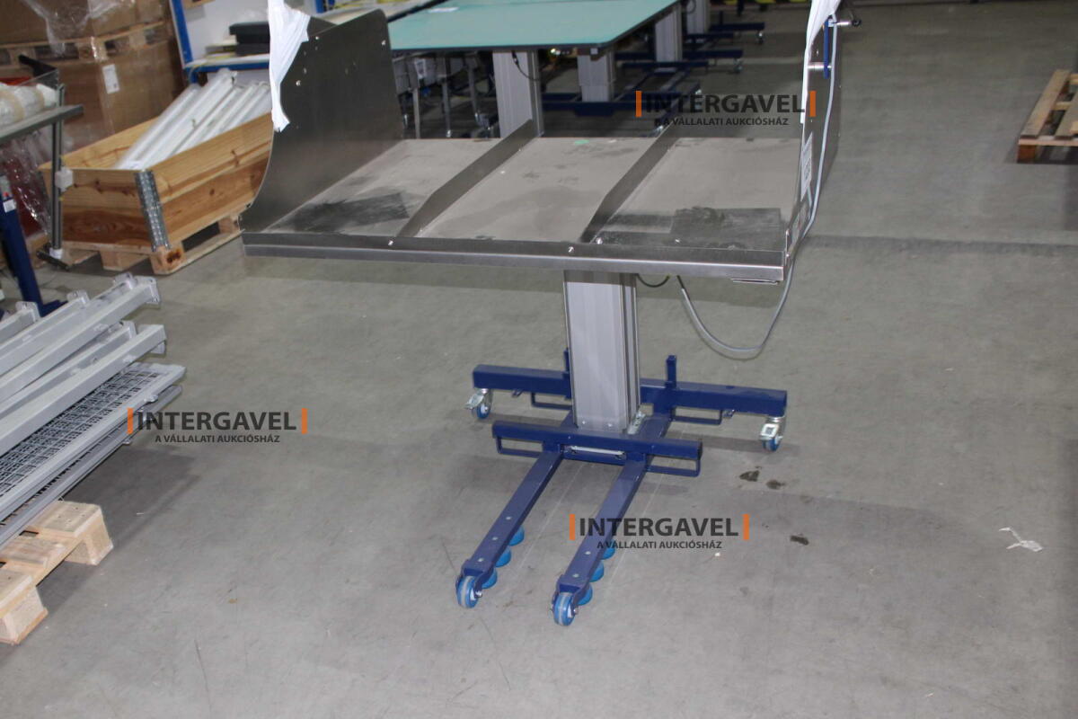 Alkatrész tároló, szerelő asztal 3