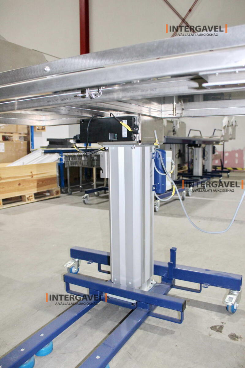 Alkatrész tároló, szerelő asztal 6